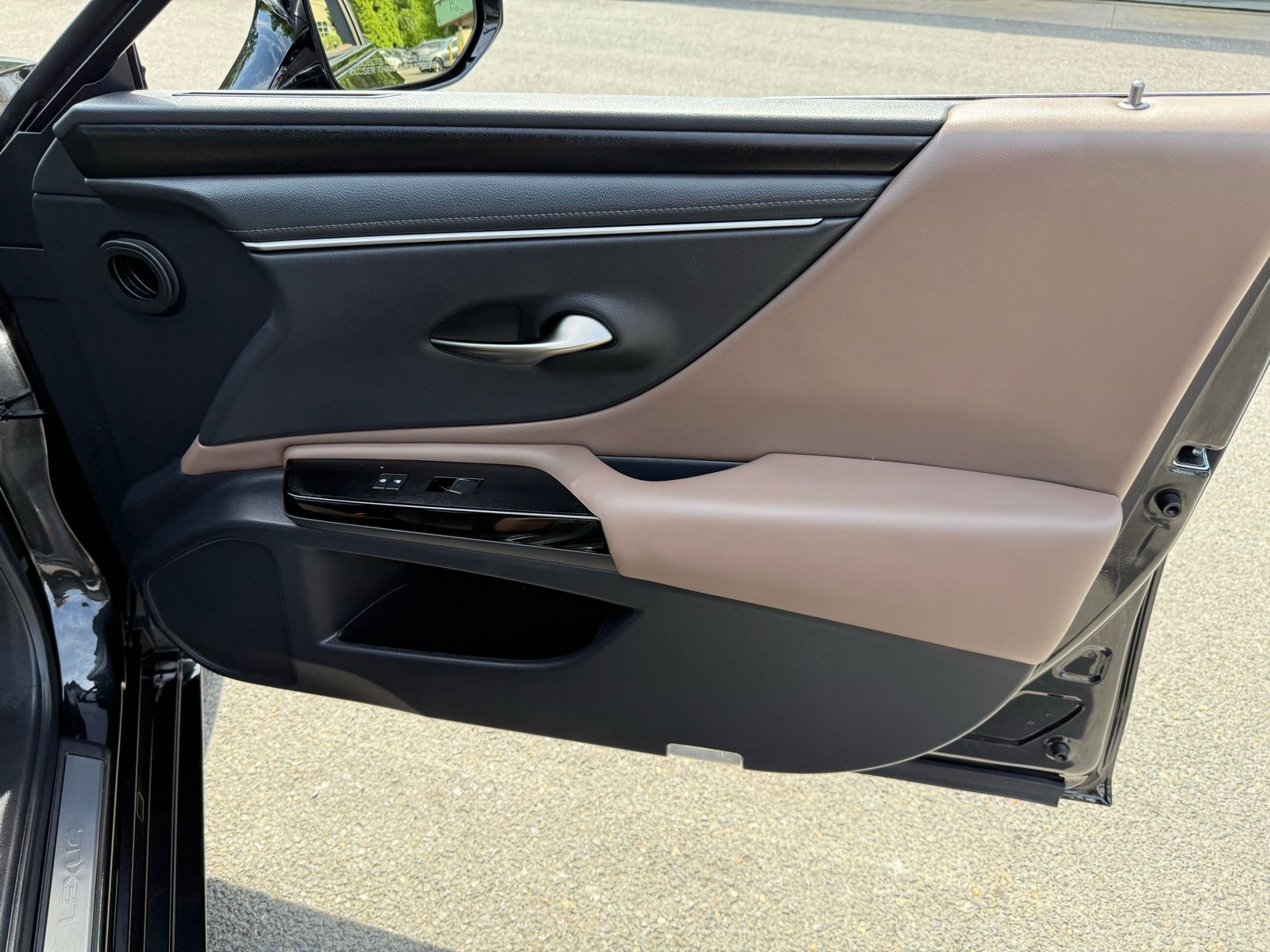 Used 2025 Black Lexus 350 image 26