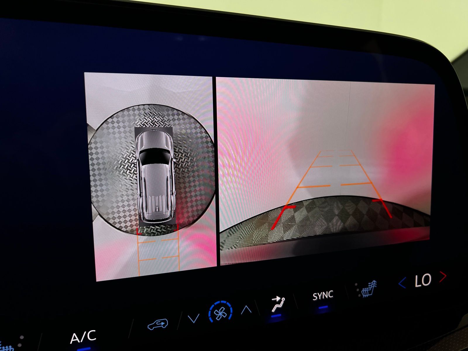 Thumbnail: 2024 Chevrolet Traverse - 18