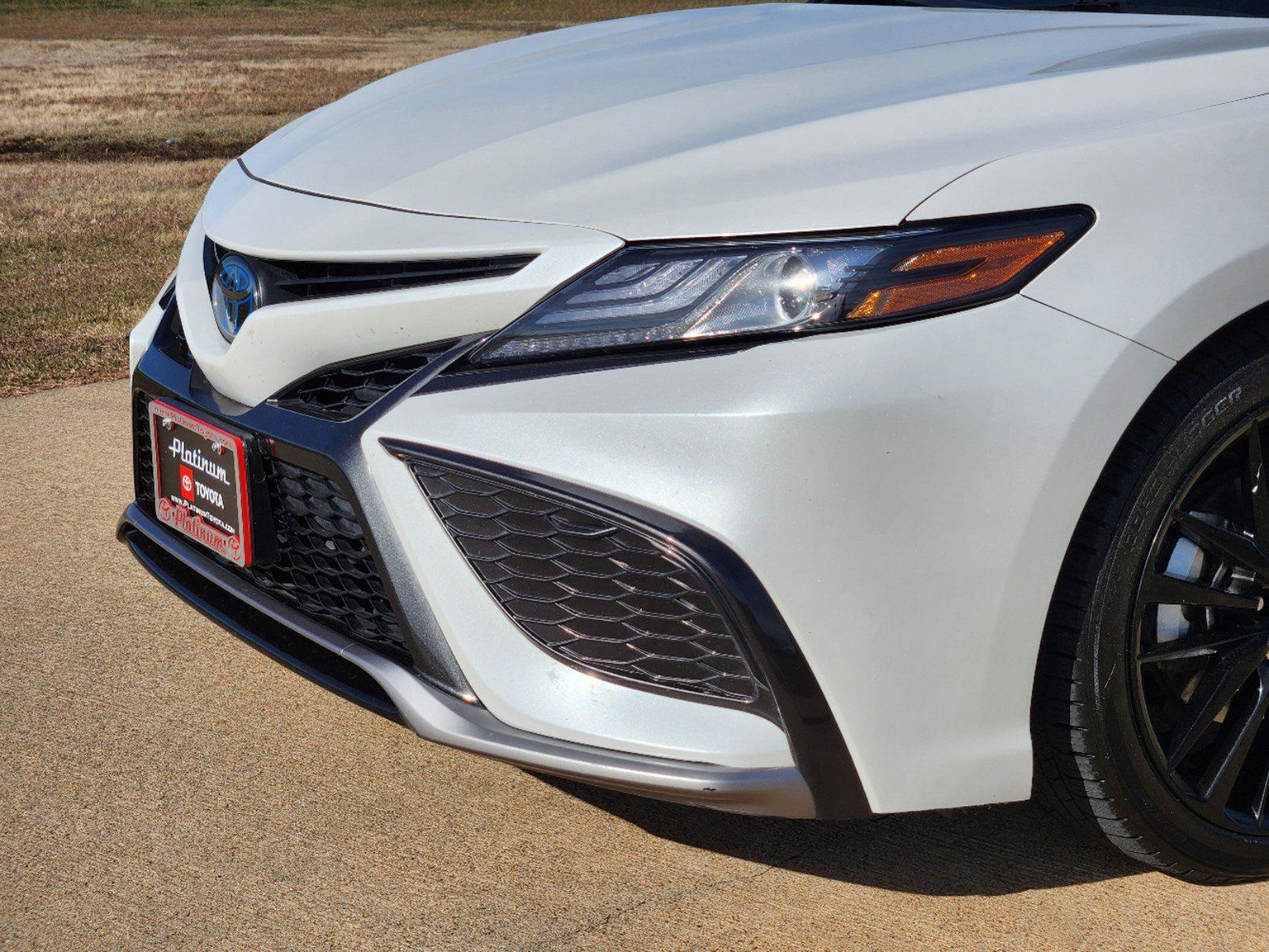 2022 Toyota Camry Hybrid XSE 10