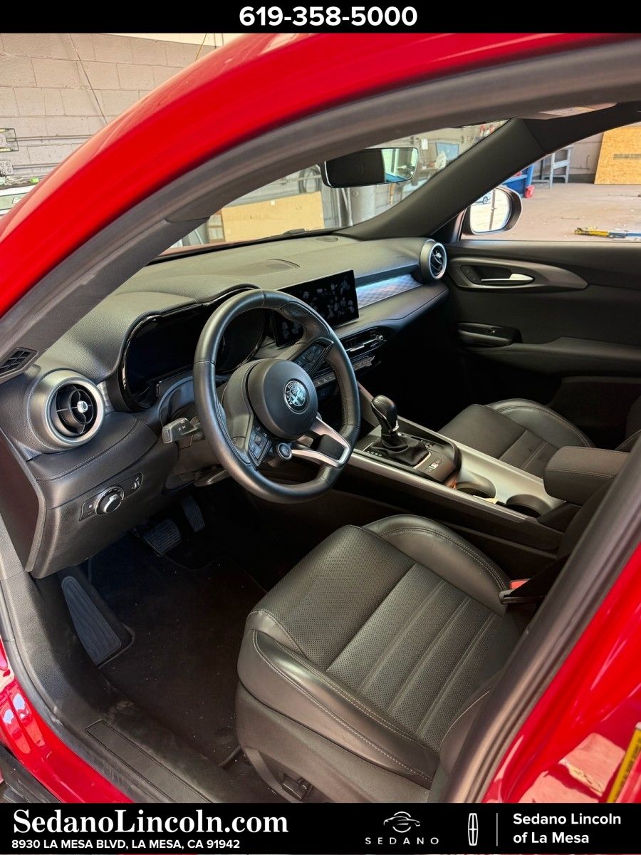 Alfa Rosso 2024 Alfa Romeo Tonale SUV / Crossover All-Wheel Drive 6-Speed Automatic