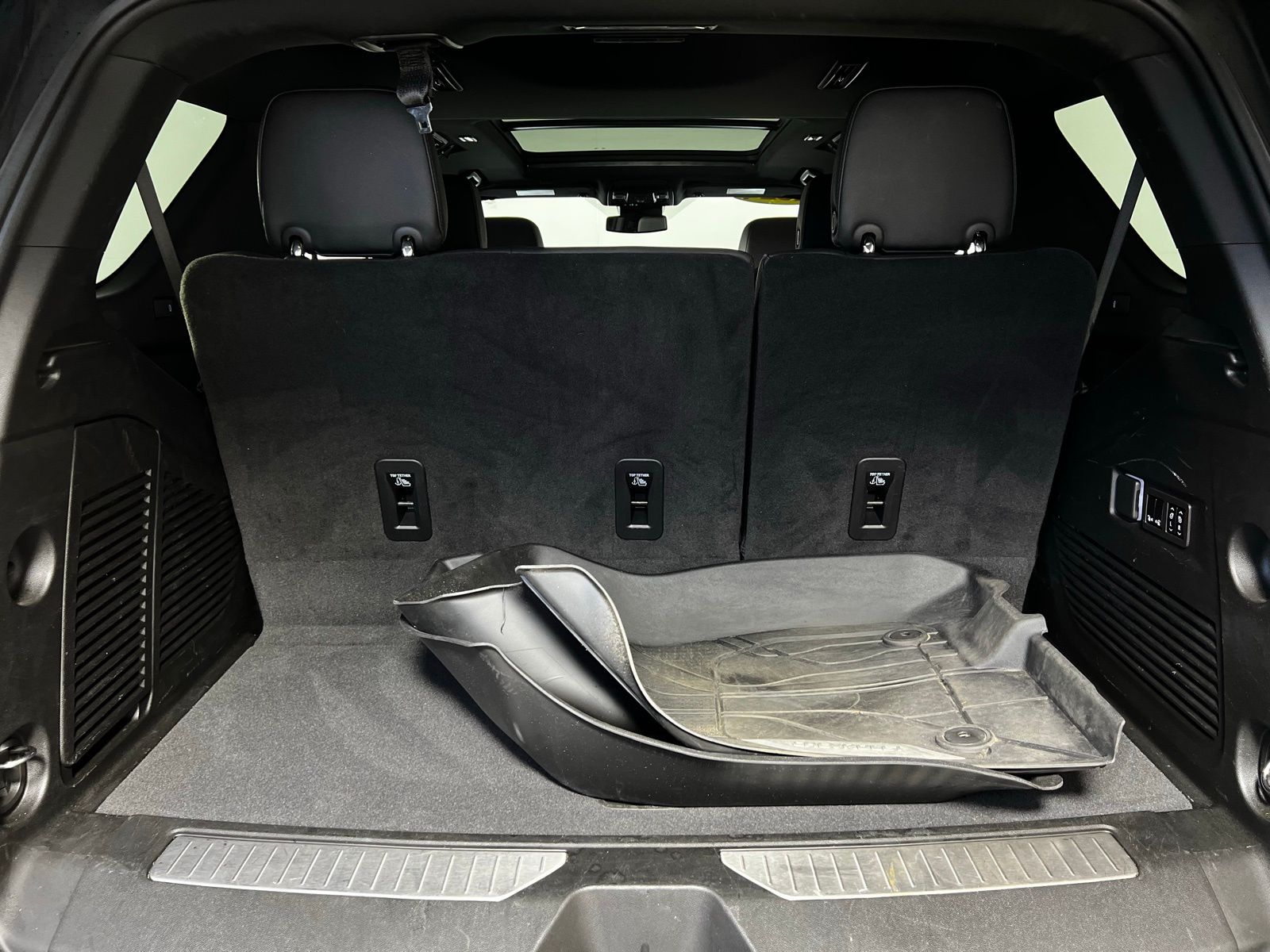 Thumbnail: 2024 Chevrolet Tahoe - 30