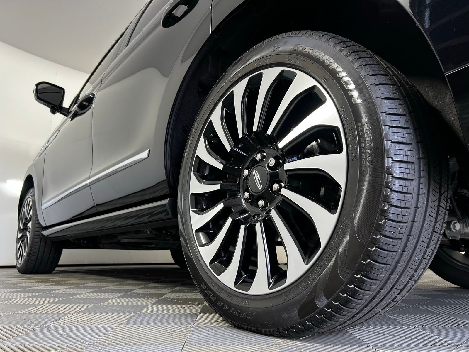 2023 Lincoln Navigator Black Label 16