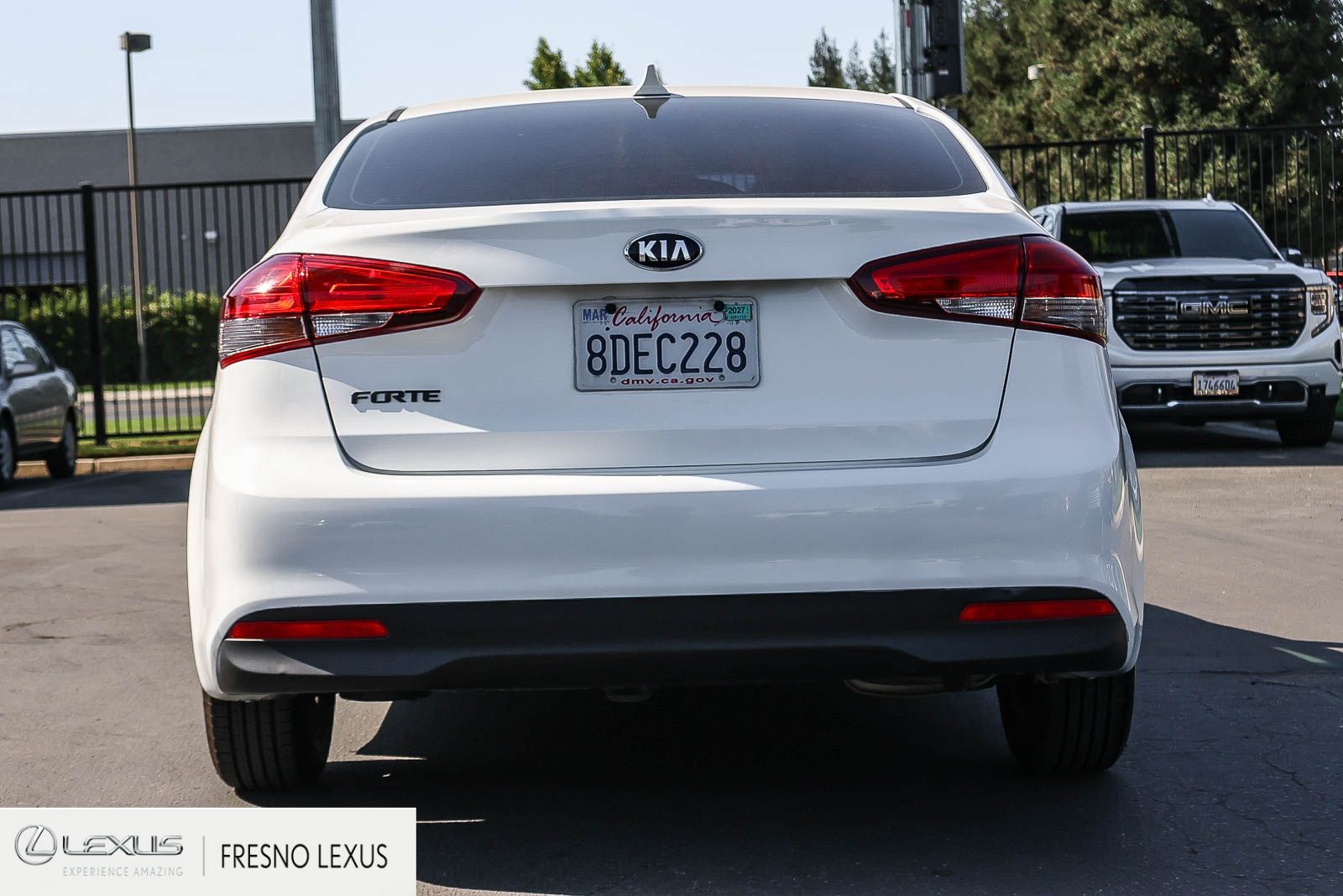 Used 2018 White Kia LX image 5