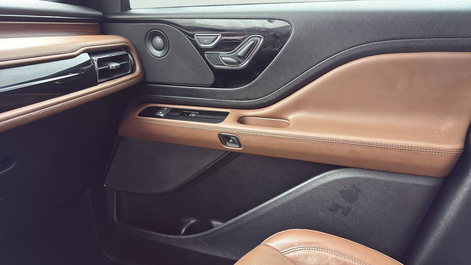 Used Car 2023 Lincoln Aviator  Reserve For Sale Under $50,000 In Austin, Texas