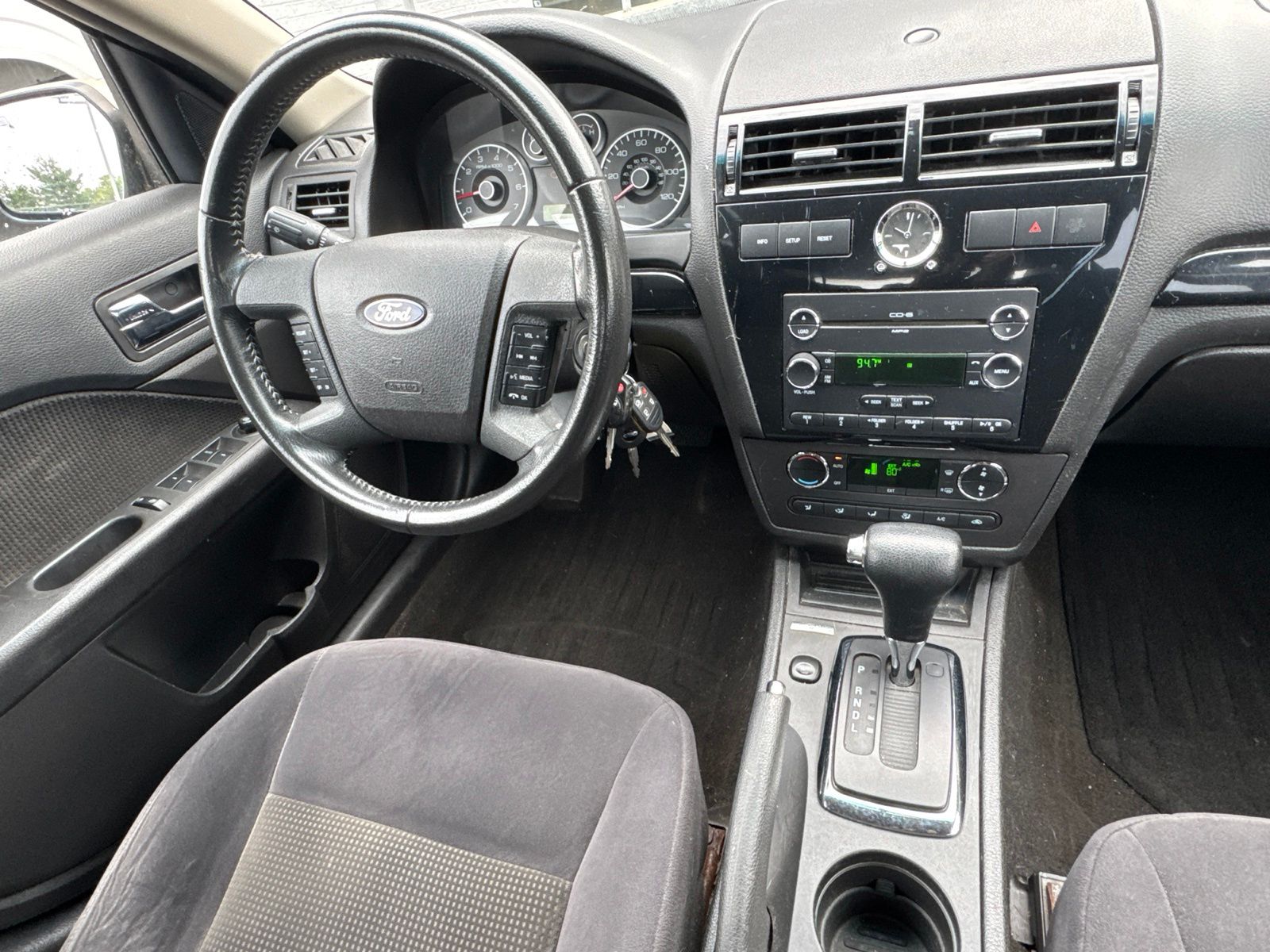 Used 2008 Dune Pearl Clearcoat Metallic Ford SEL image 26