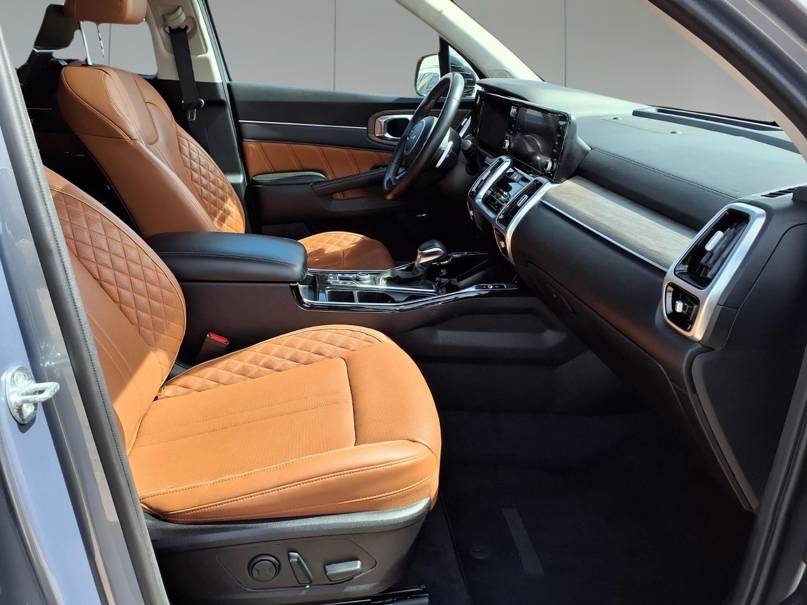 2023 Kia Sorento X-Line SX Prestige Silver at Community Kia