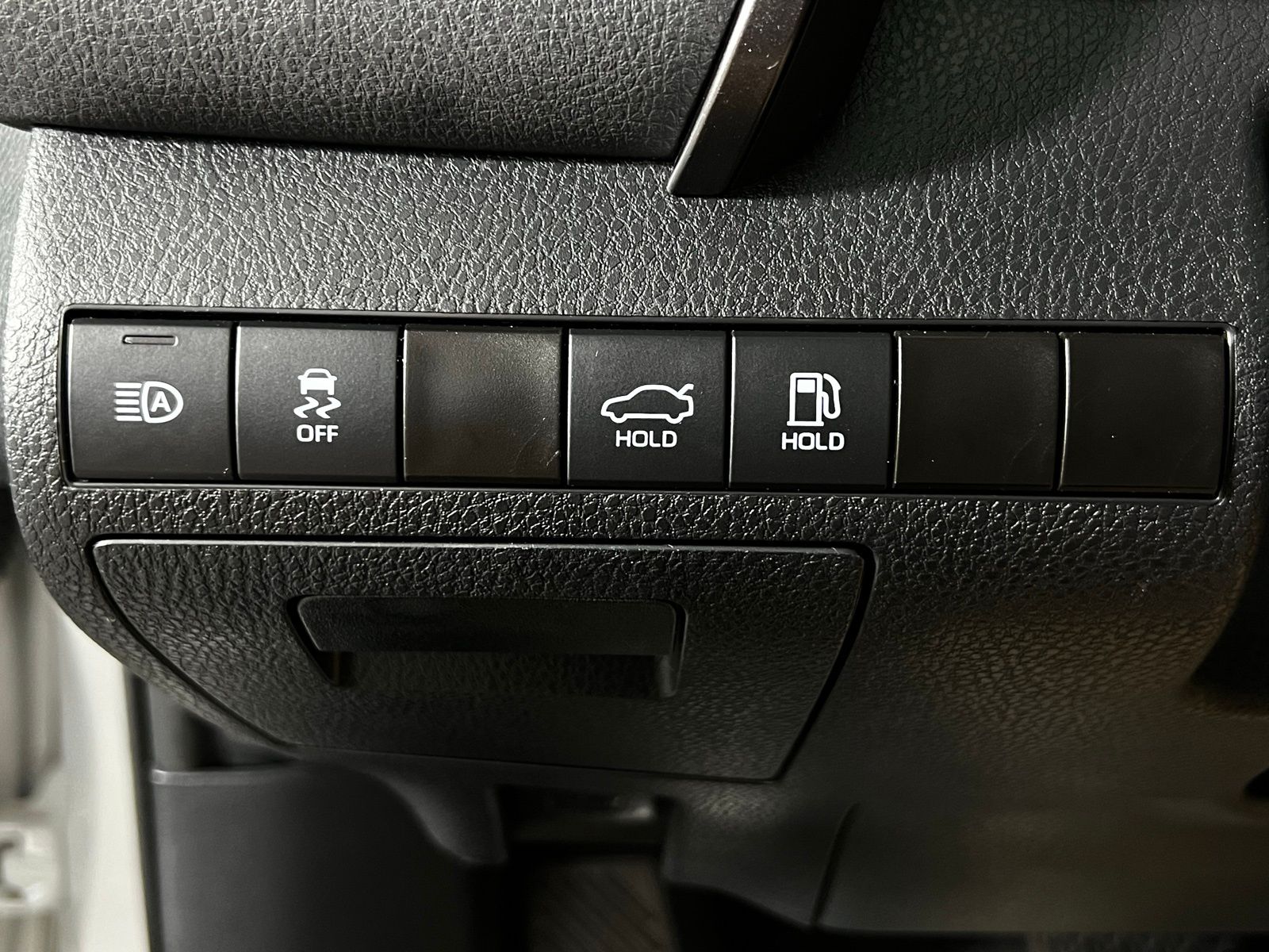 Thumbnail: 2023 Toyota Camry - 22