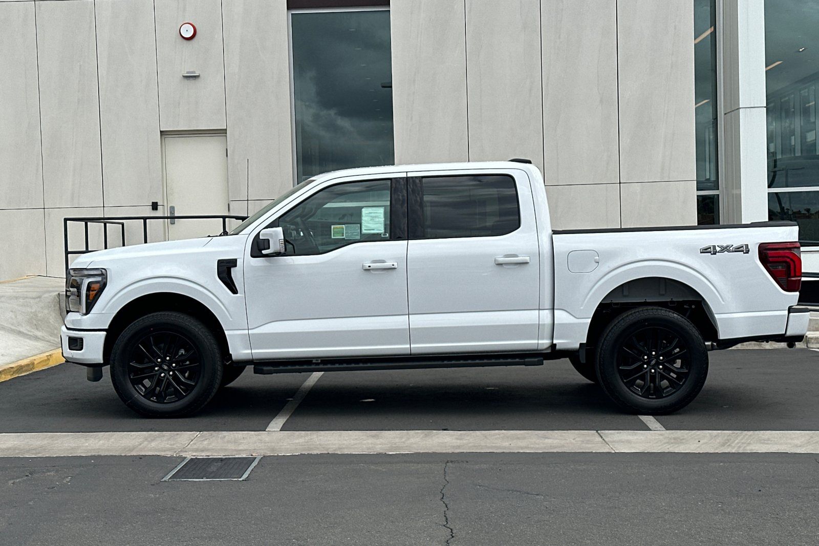 View vehicle photo 6