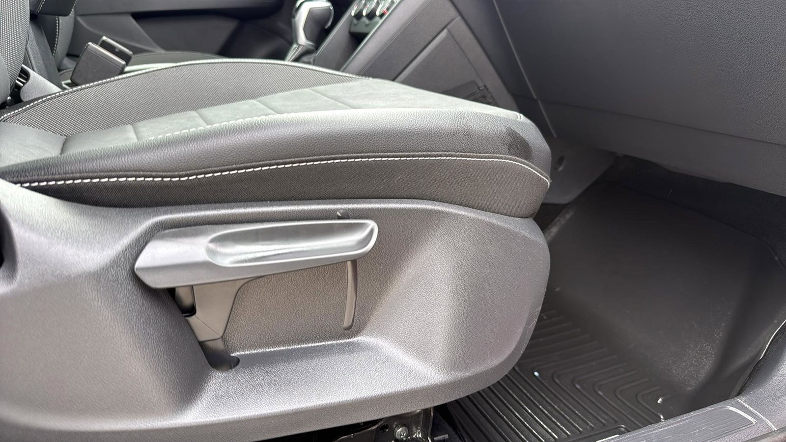 Used Car 2022 Volkswagen Taos  1.5t Se For Sale Under $20,000 In Austin, Texas