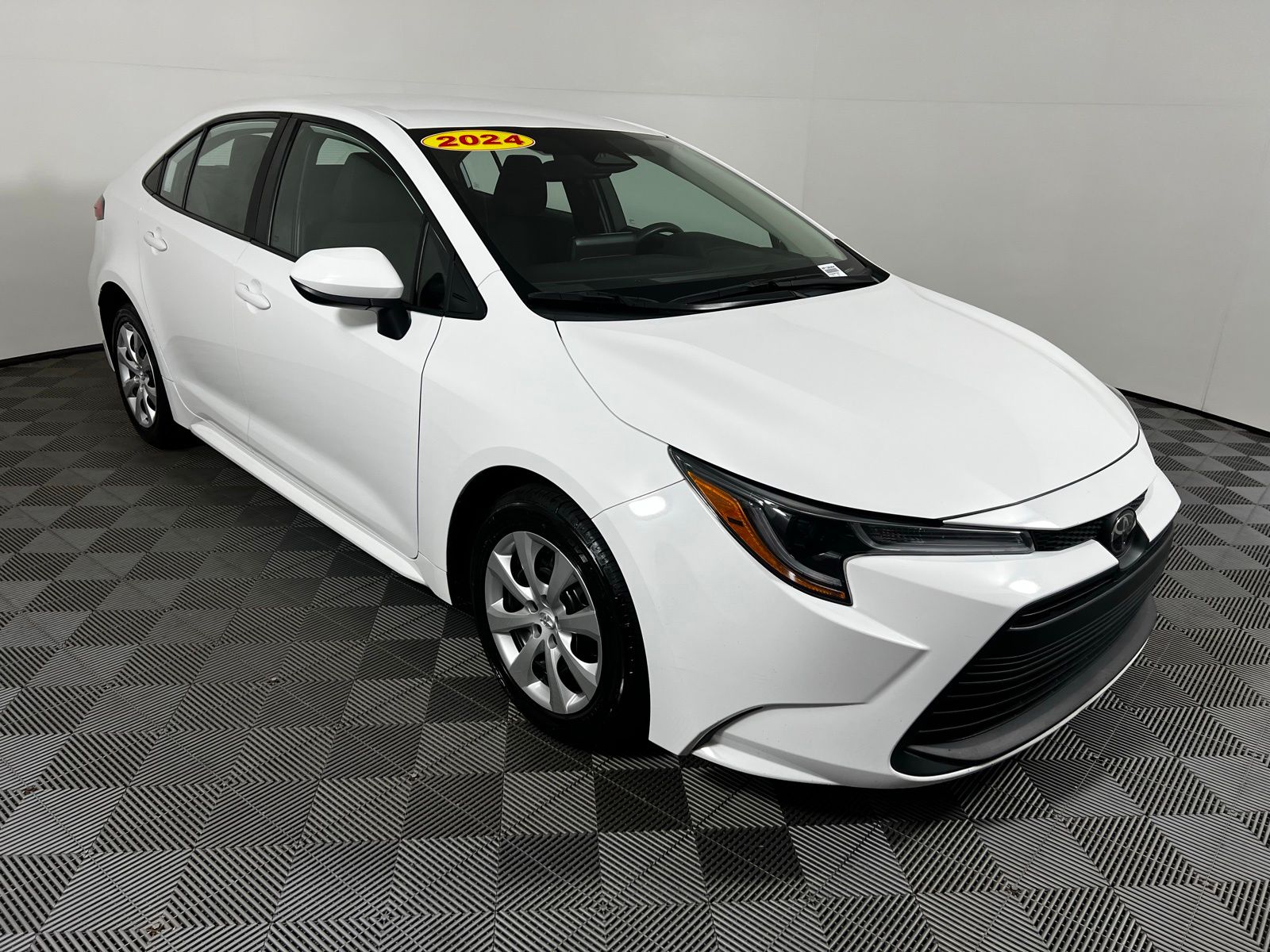 Thumbnail: 2024 Toyota Corolla - 3