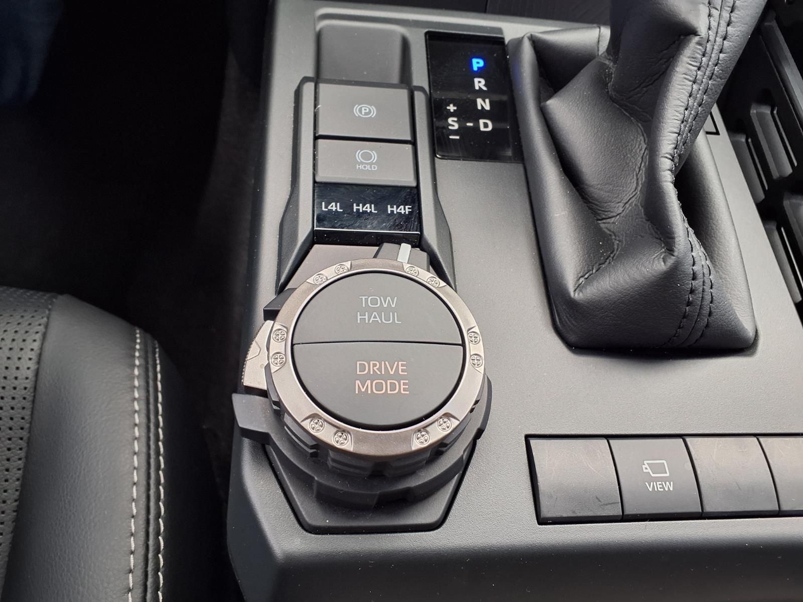 2026 Toyota 4Runner i-FORCE MAX Hybrid Limited - 11