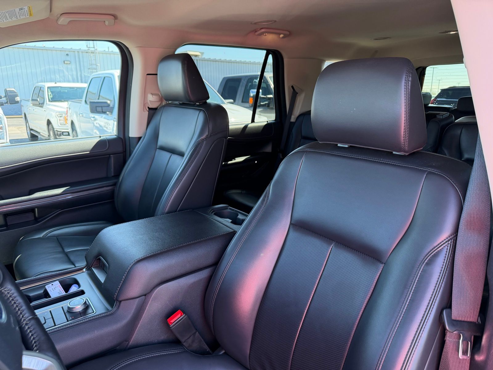 2024 Ford Expedition image 14