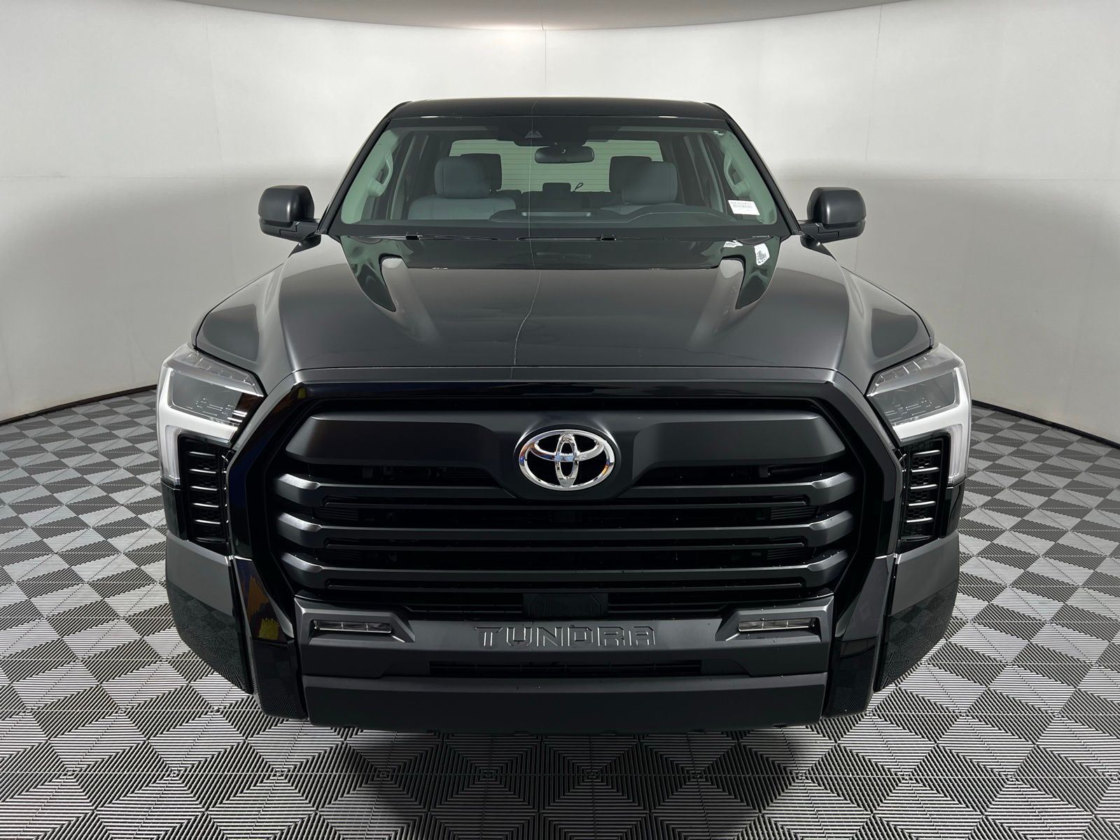 Thumbnail: 2025 Toyota Tundra - 2
