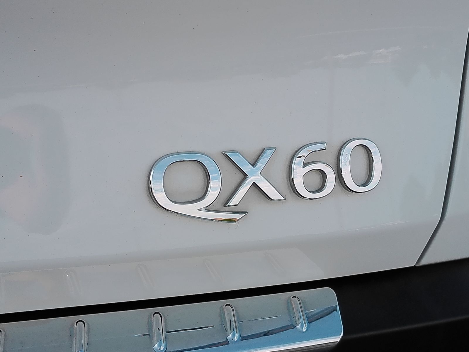 Used 2023 White INFINITI PURE image 31