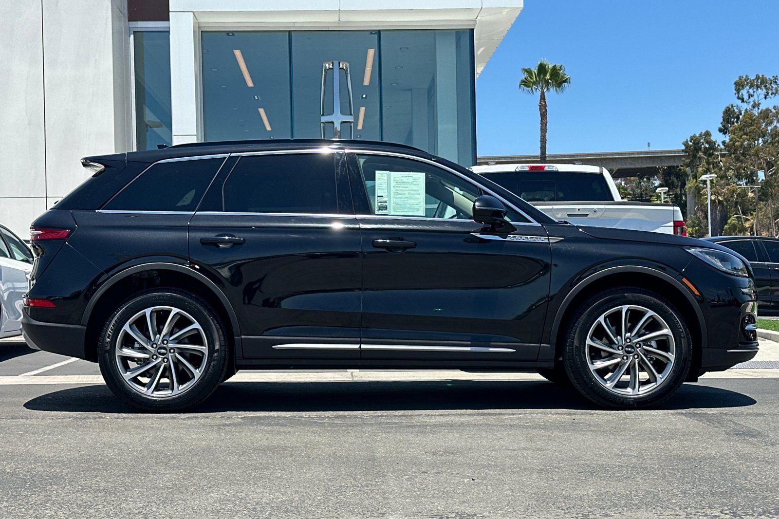 View vehicle photo 2