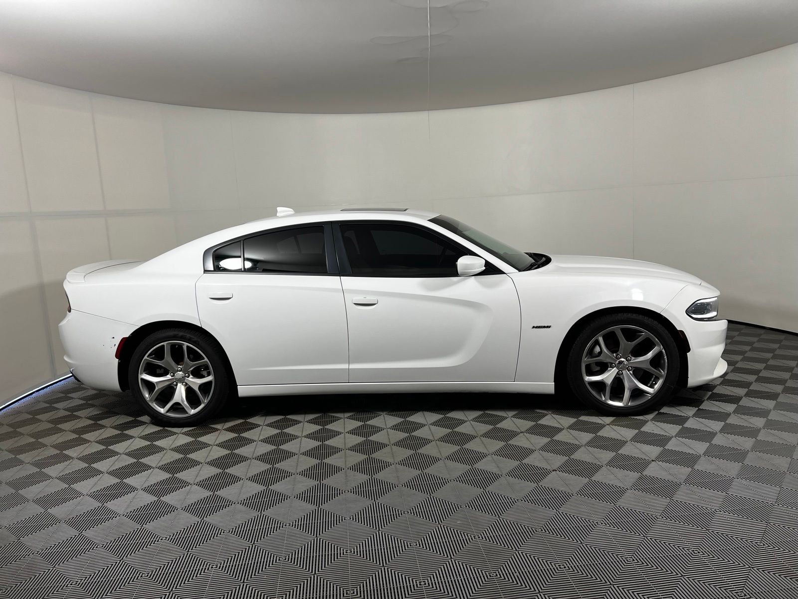 Thumbnail: 2016 Dodge Charger - 4
