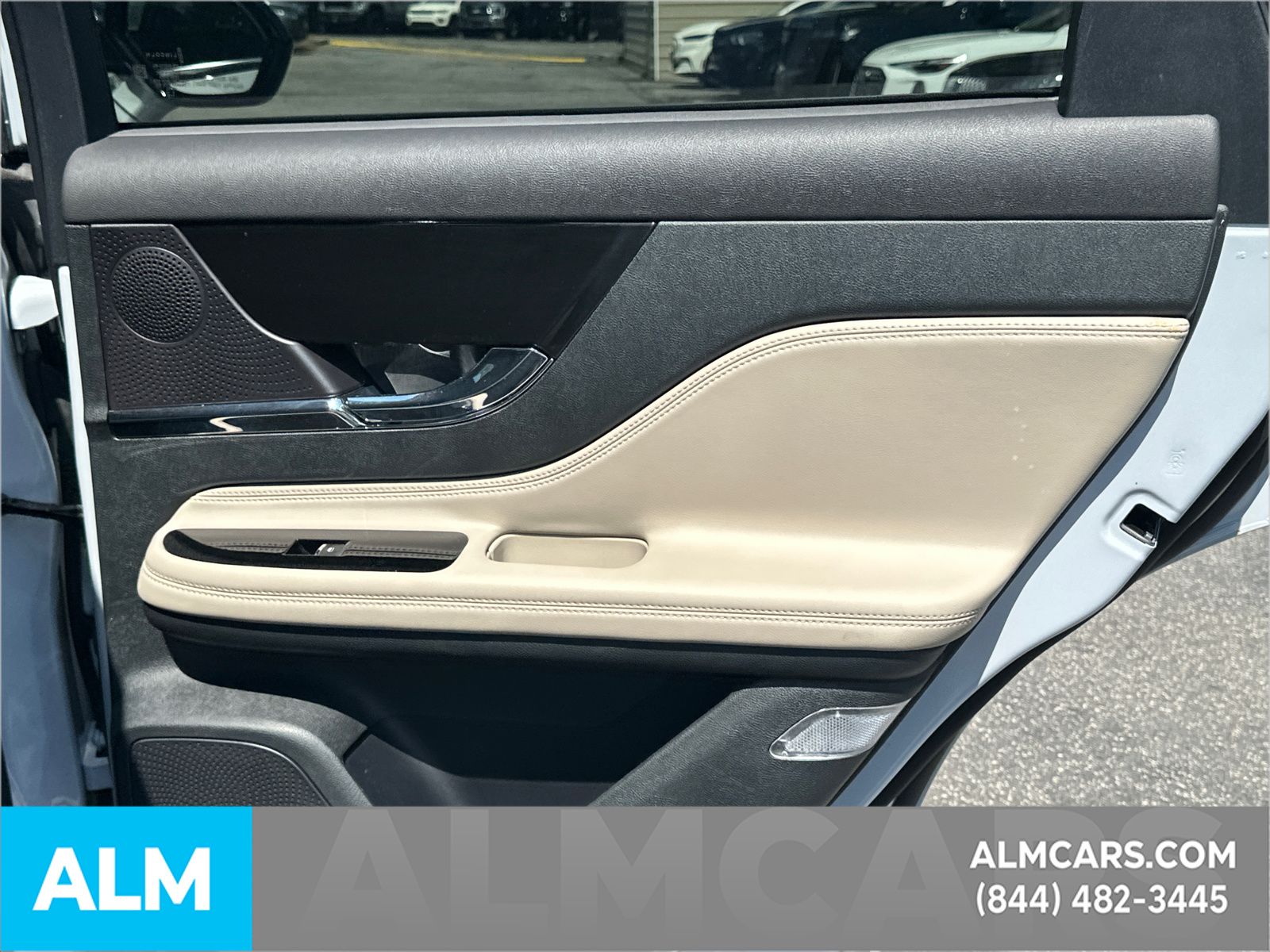 Used 2025 White Lincoln Grand Touring image 18