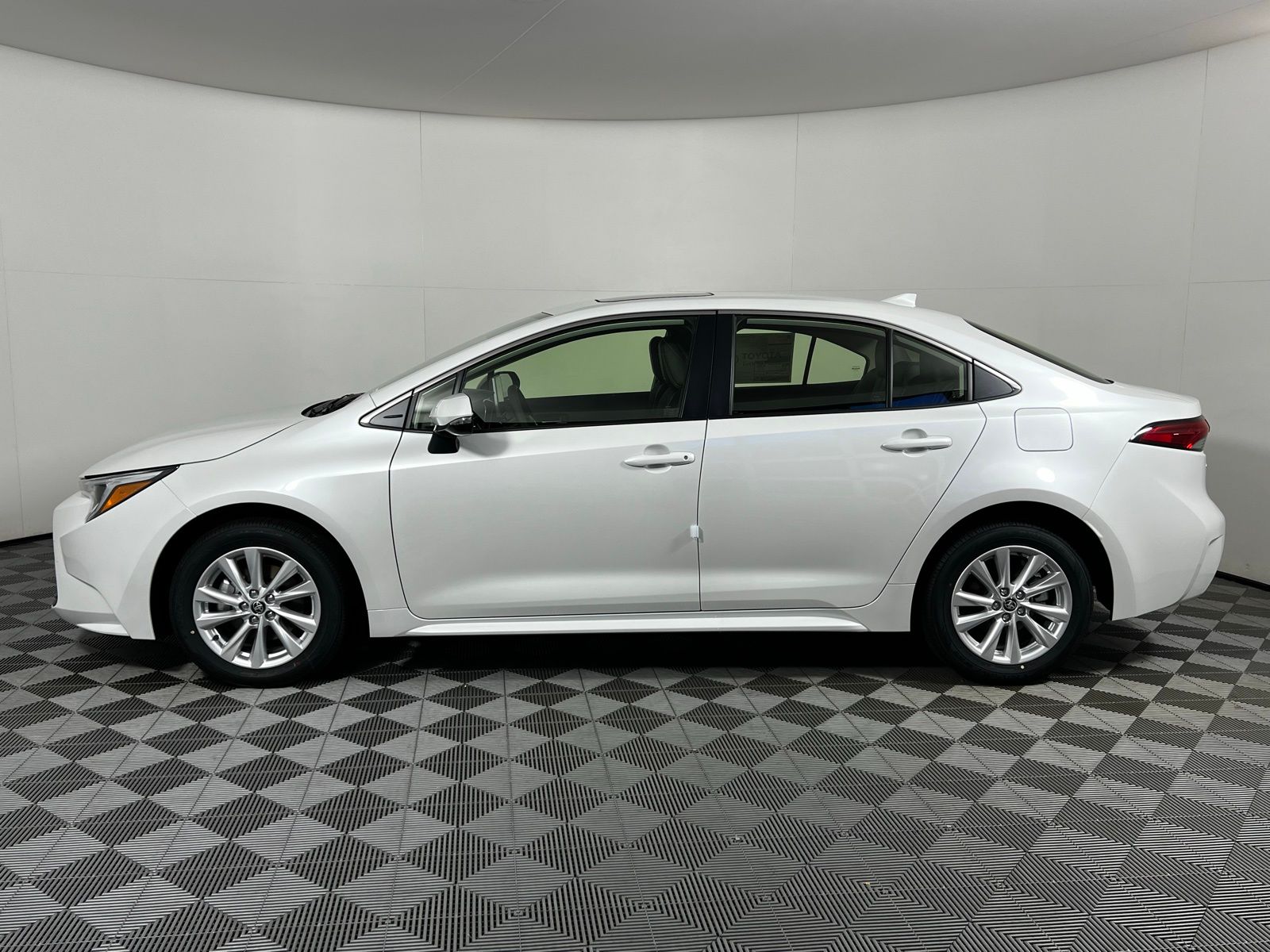 Thumbnail: 2025 Toyota Corolla - 8