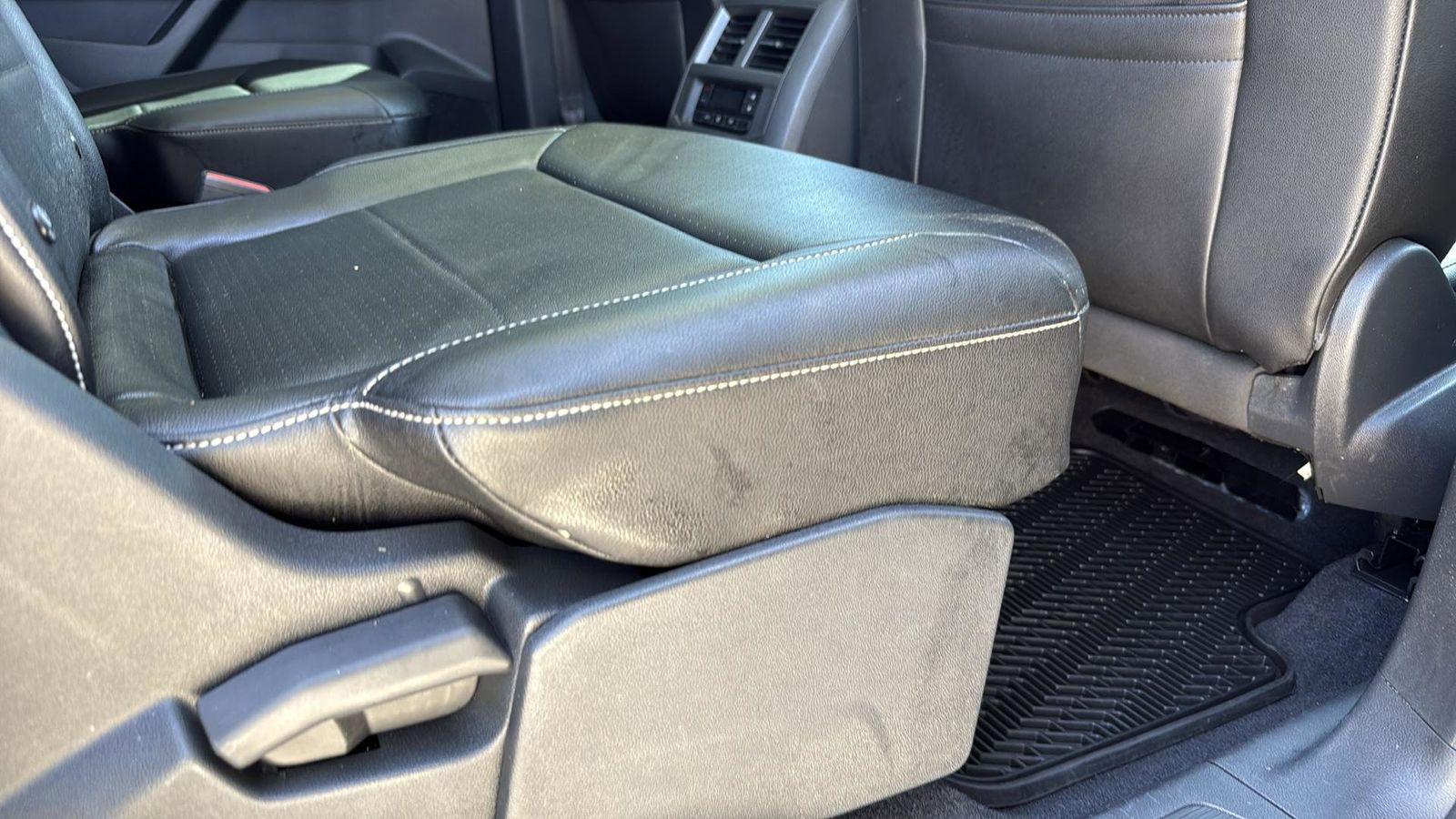 Used Car 2023 Volkswagen Atlas  3.6l V6 Sel R-line For Sale Under $35,000 In Austin, Texas