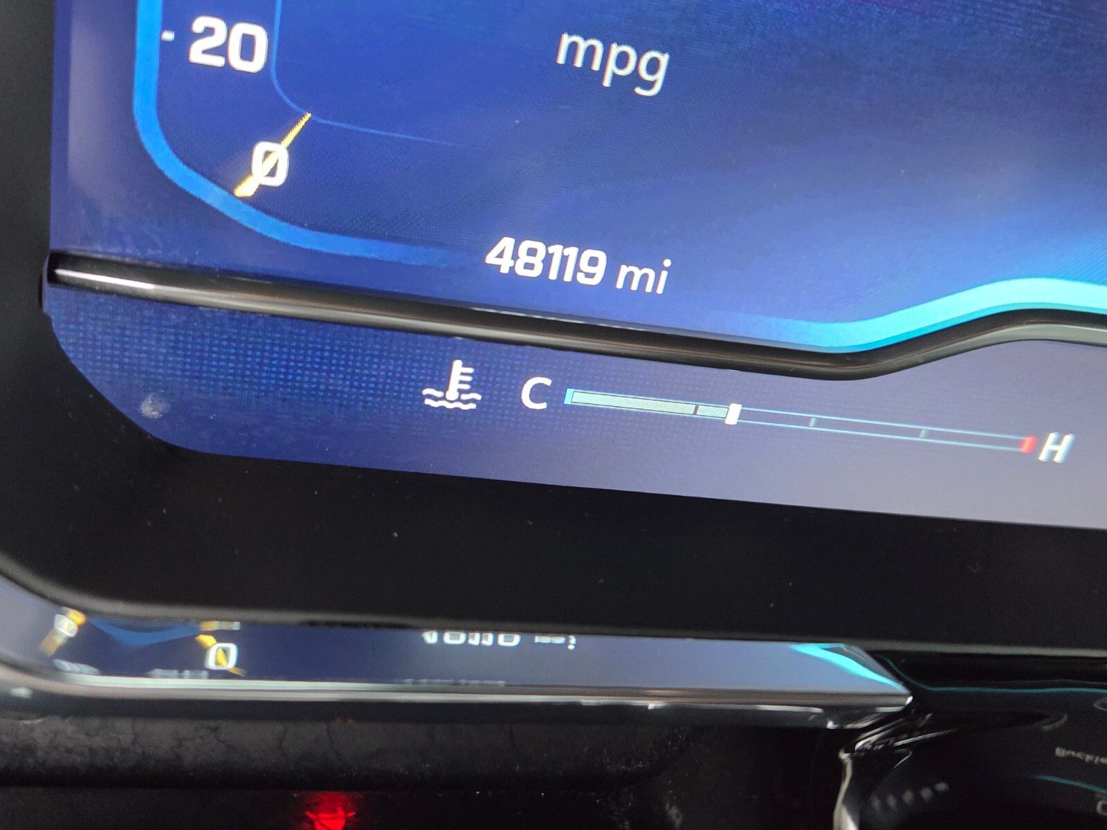 Used 2025 White Chevrolet LT image 26
