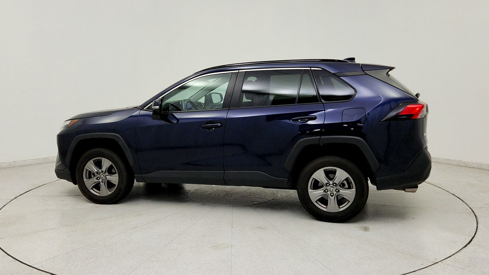 Used 2024  Toyota XLE image 4