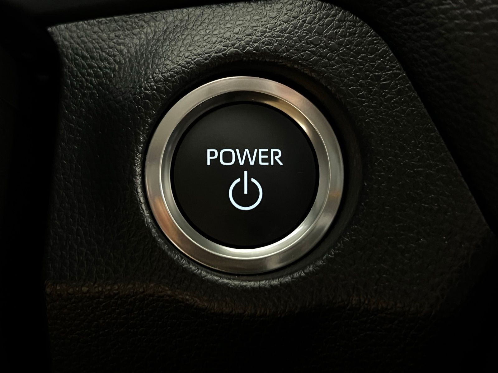 Thumbnail: 2025 Toyota RAV4 - 17