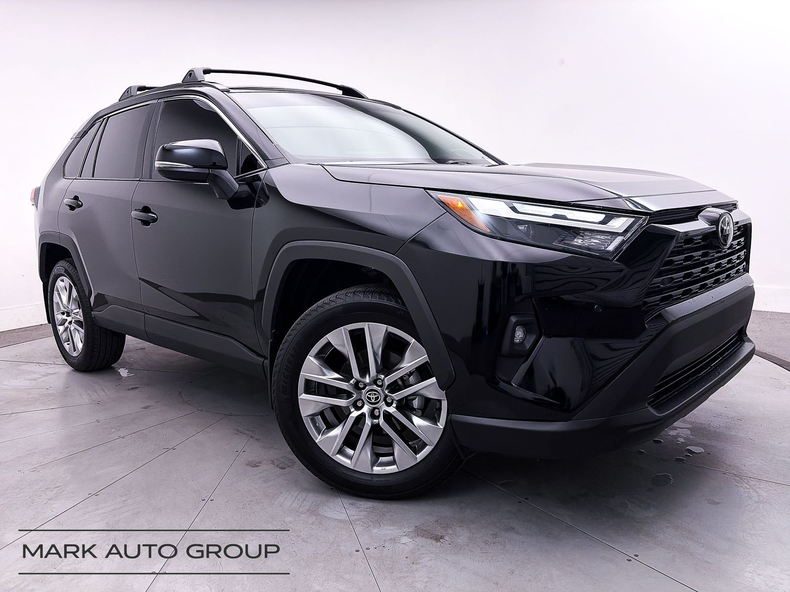 Black 2025 Toyota RAV4 XLE Premium FWD SUV / Crossover Front-Wheel Drive 8-Speed Automatic