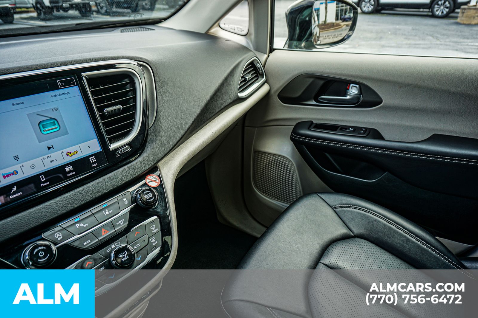 Used 2024 Black Chrysler Touring L image 45