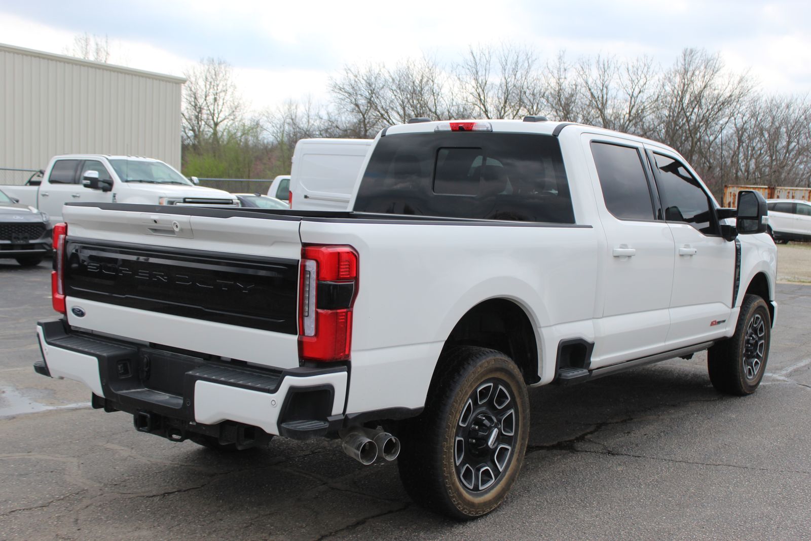 View vehicle photo 6