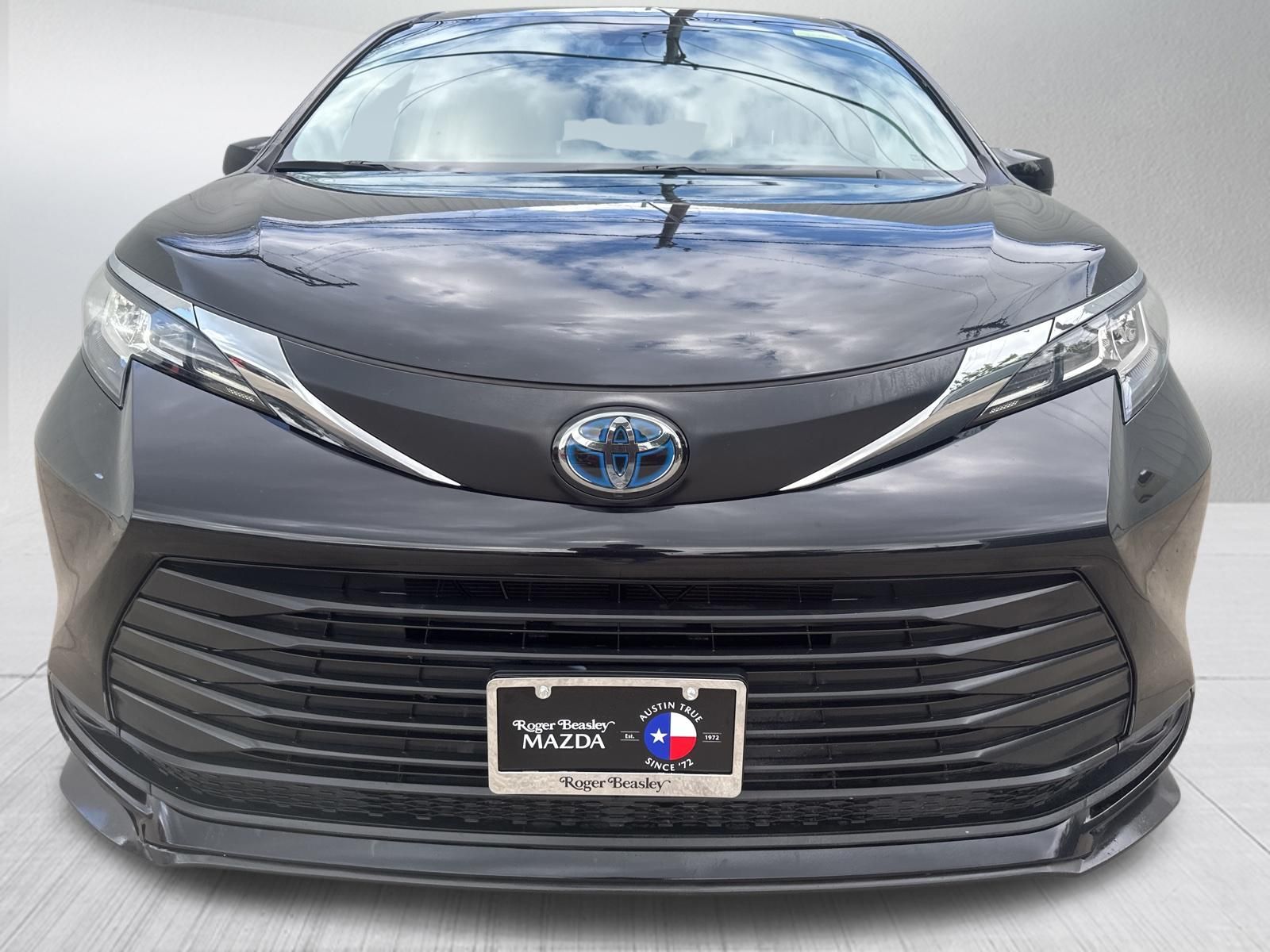 Used Car 2023 Toyota Sienna  Le For Sale Under $40,000 In Austin, Texas