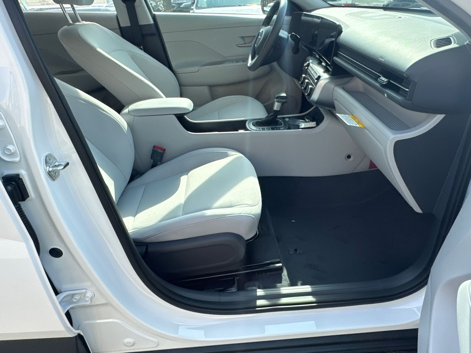 Certified Used 2026 White Hyundai SE image 13