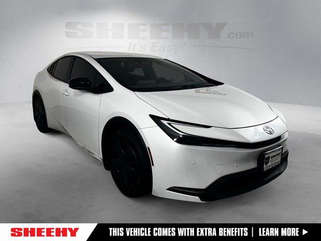White (Wind Chill Pearl) 2025 Toyota Prius LE FWD Hatchback Front-Wheel Drive Continuously Variable Transmission