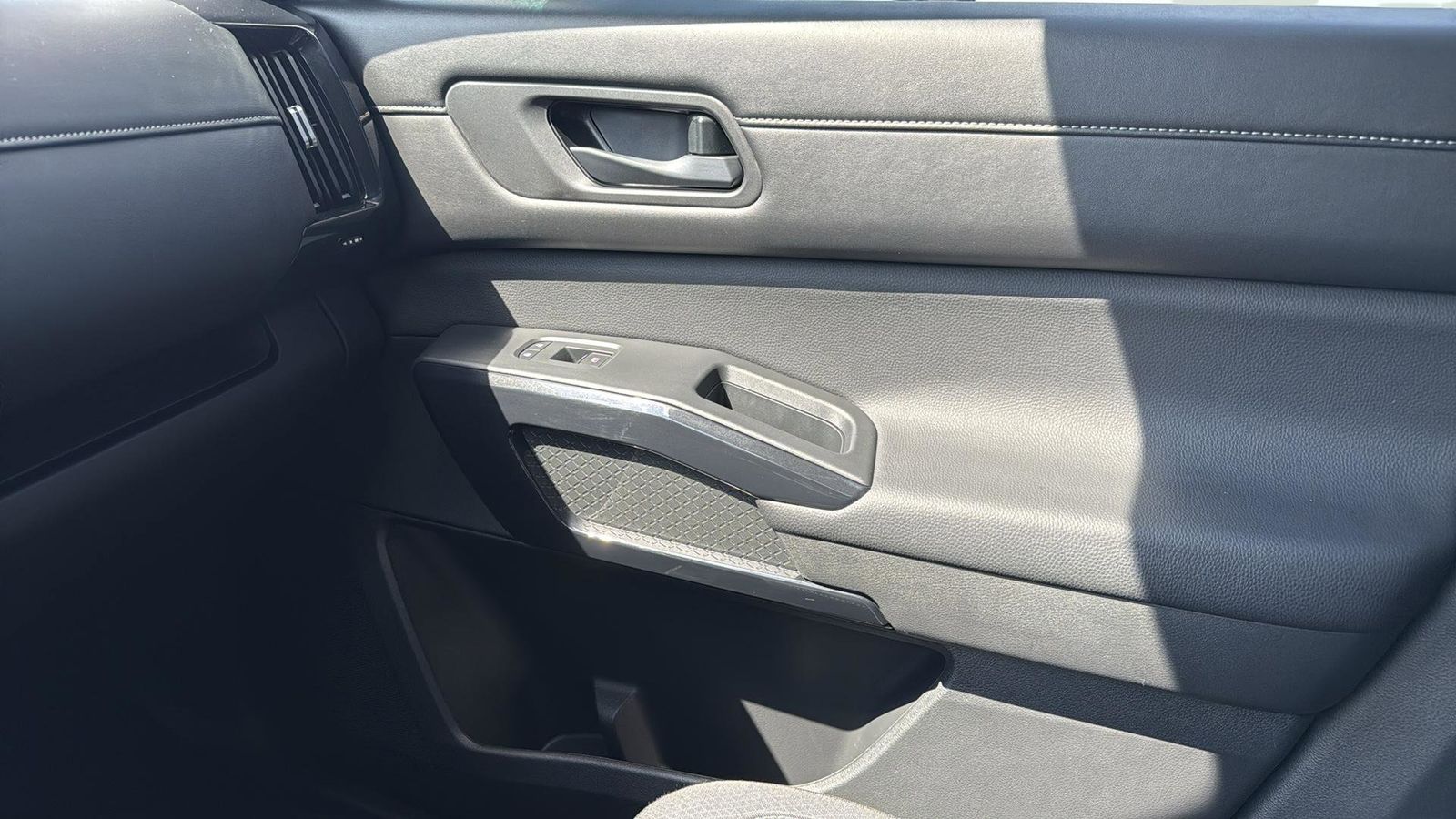 Used Car 2024 Nissan Pathfinder  Sv For Sale Under $30,000 In Austin, Texas