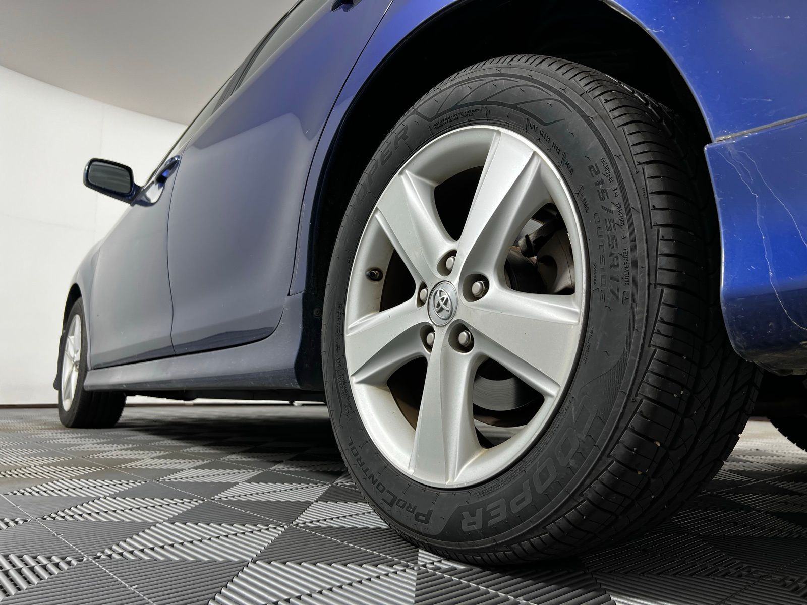 Thumbnail: 2010 Toyota Camry - 9
