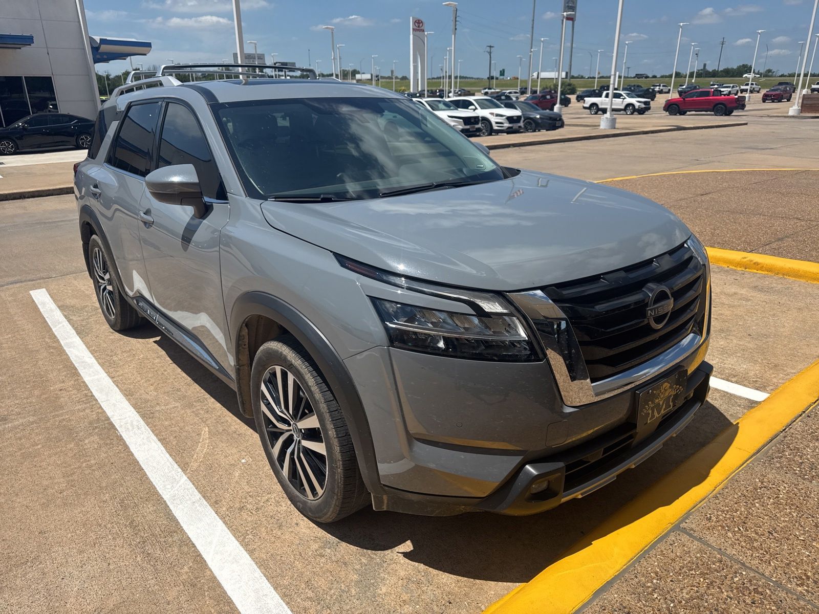Boulder Gray Pearl 2023 Nissan Pathfinder SUV / Crossover Front-Wheel Drive 9-Speed Automatic