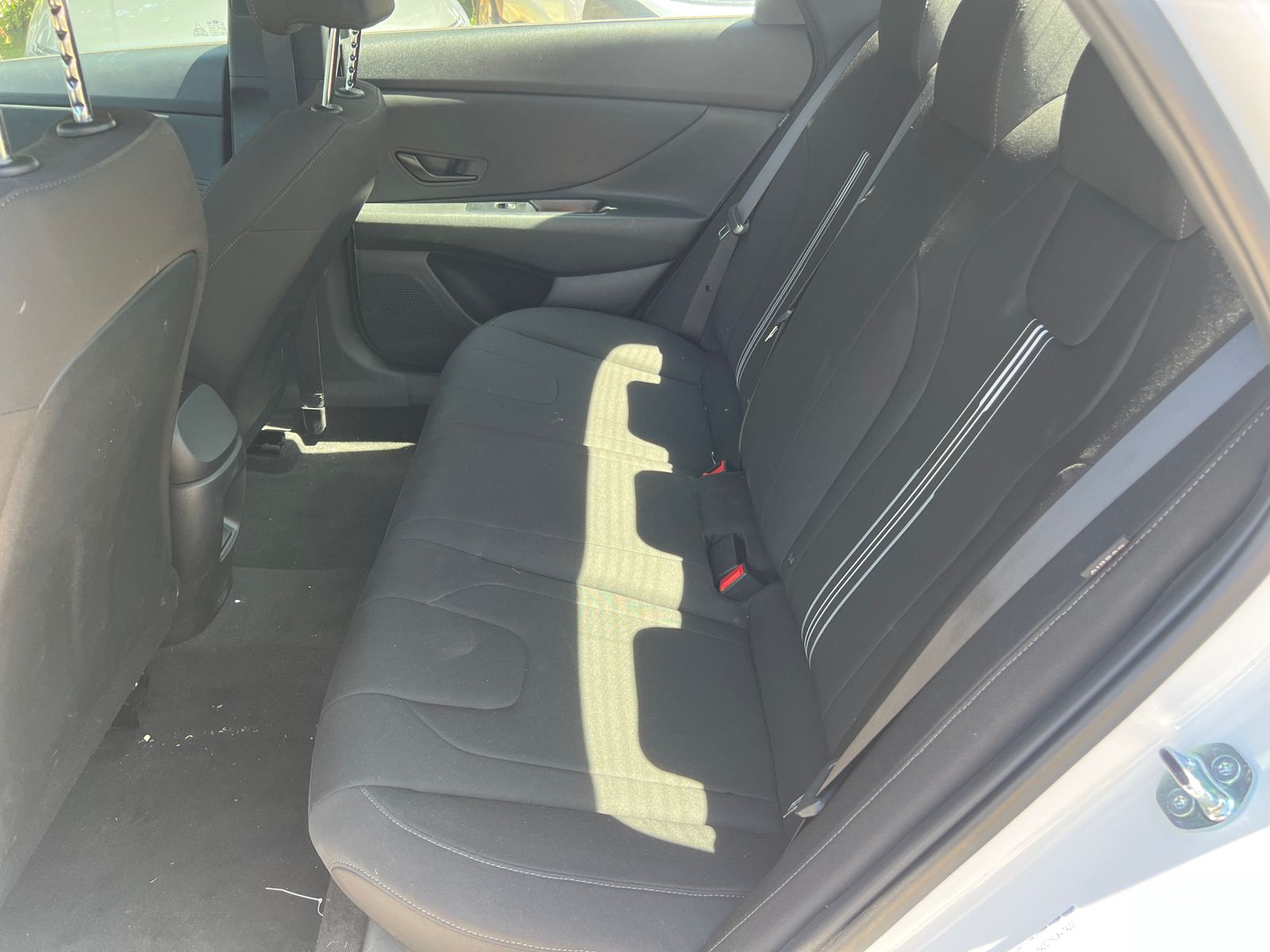 Used 2025 White Hyundai SEL Sport image 18