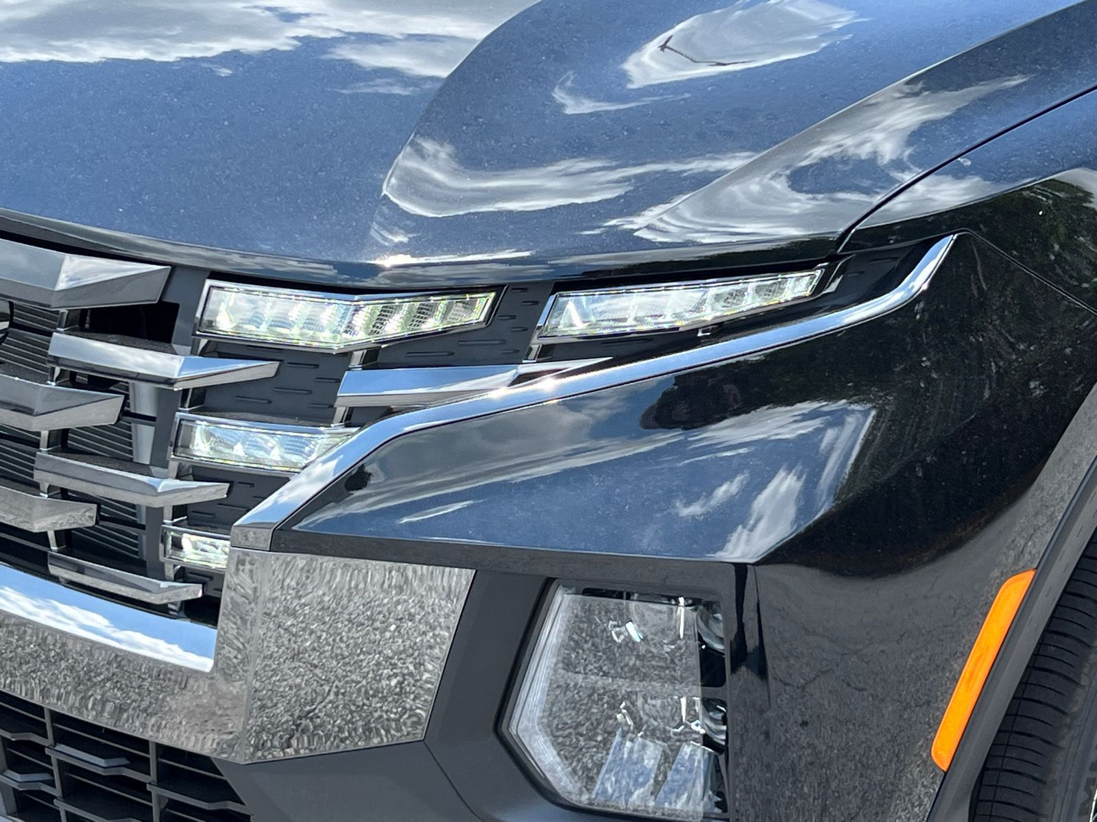 2024 Hyundai Santa Cruz Limited photo 2