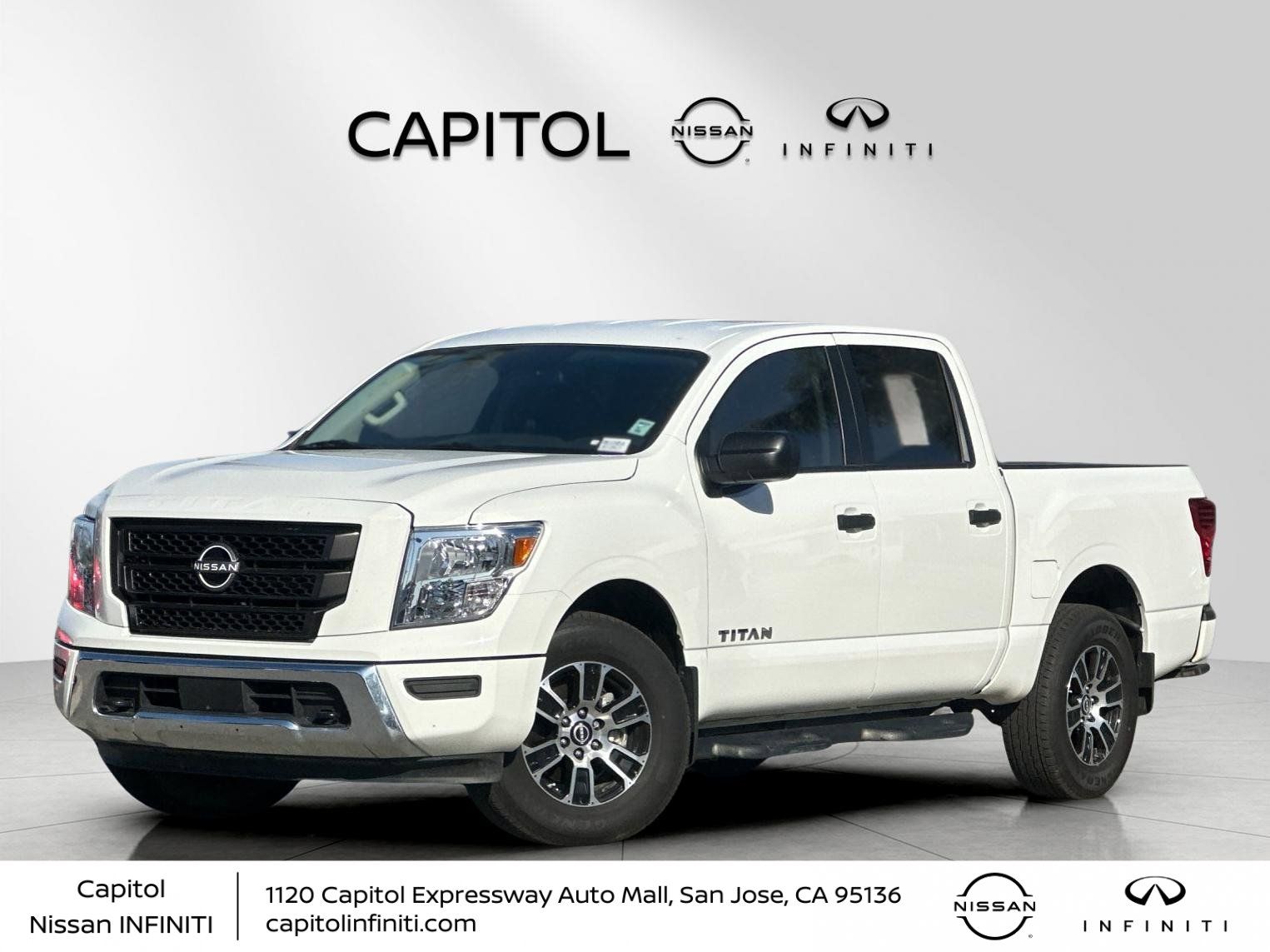 2024 Nissan Titan SV 4X4 Crew Cab's photo