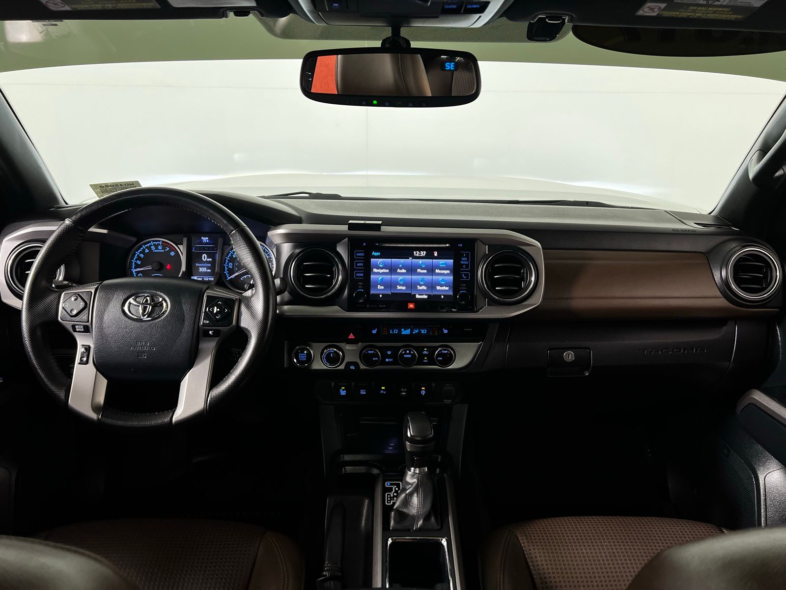 2017 Toyota Tacoma Limited 27
