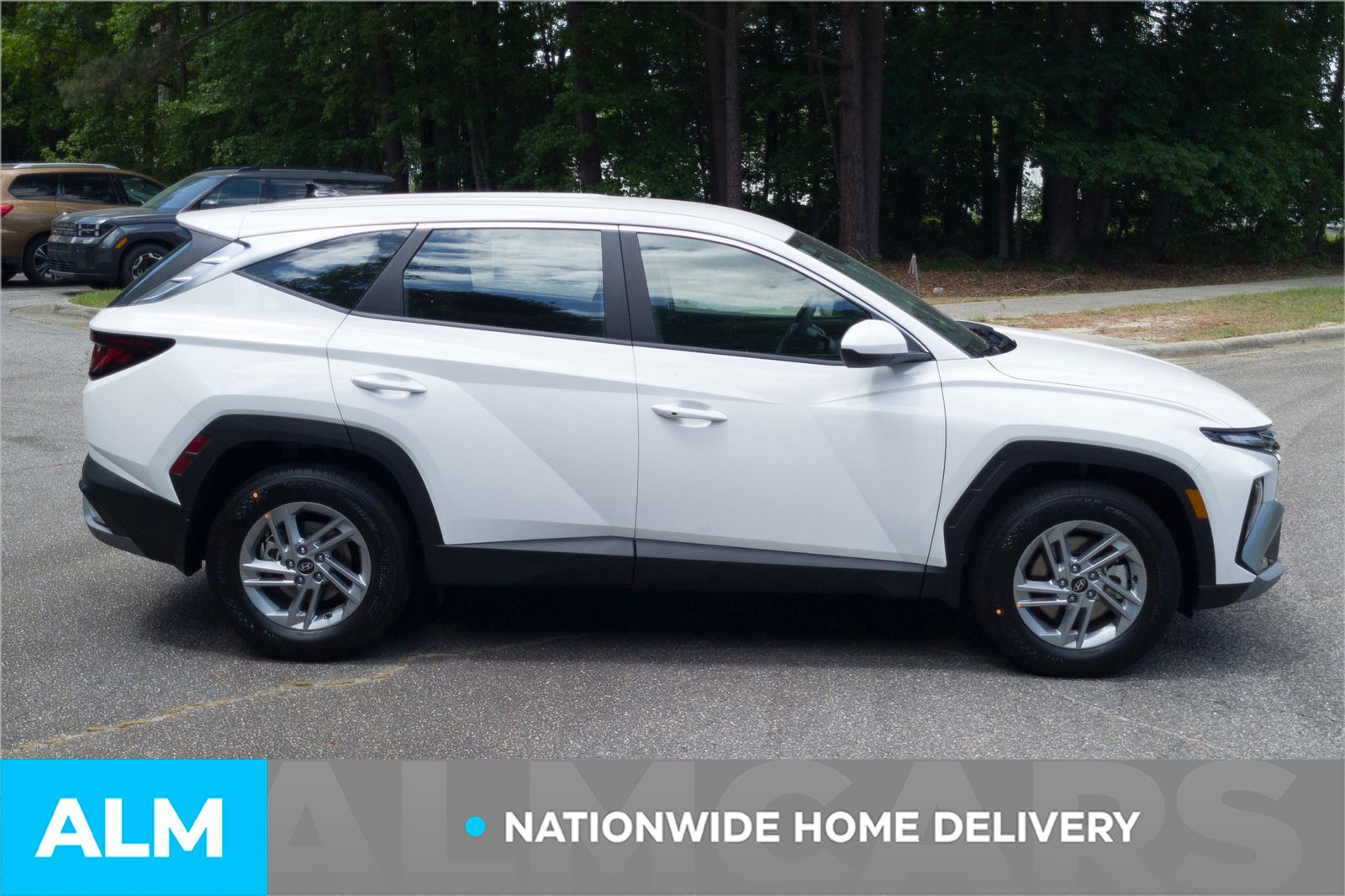 Used 2025 White Pearl Hyundai SE image 5