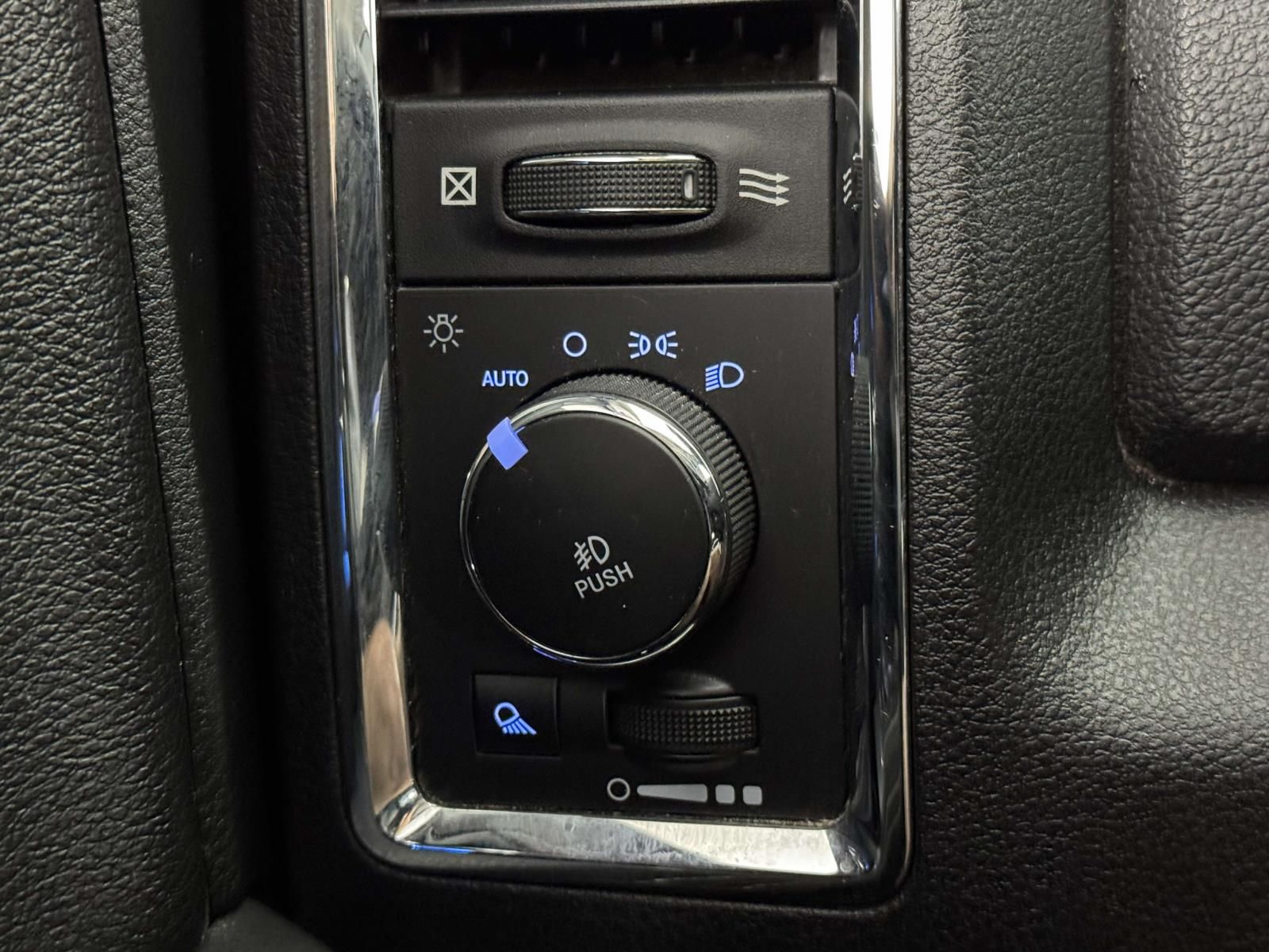 Used 2017 White Ram Laramie image 20