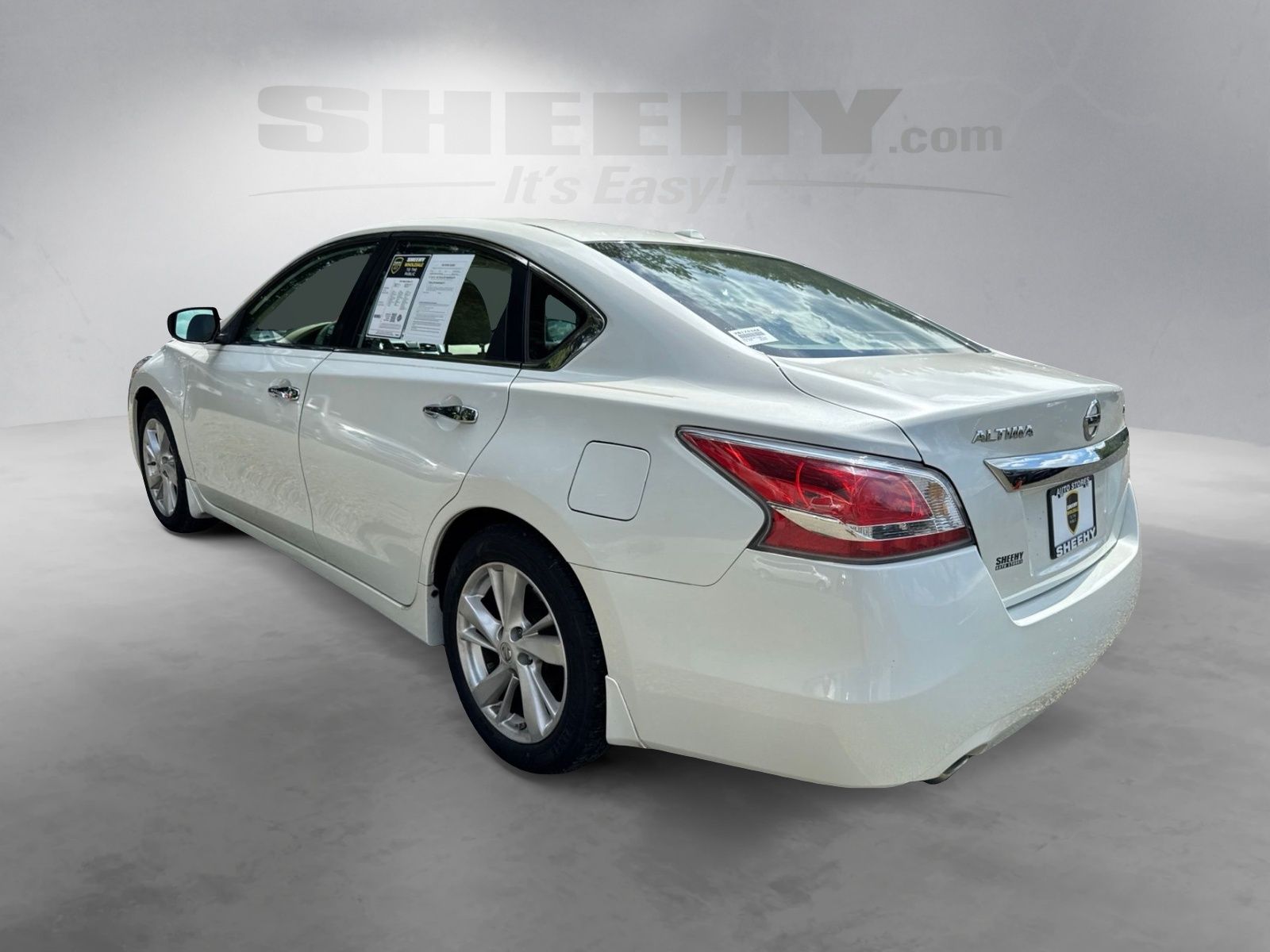 Used 2015 Pearl White Nissan 2.5 SL image 13