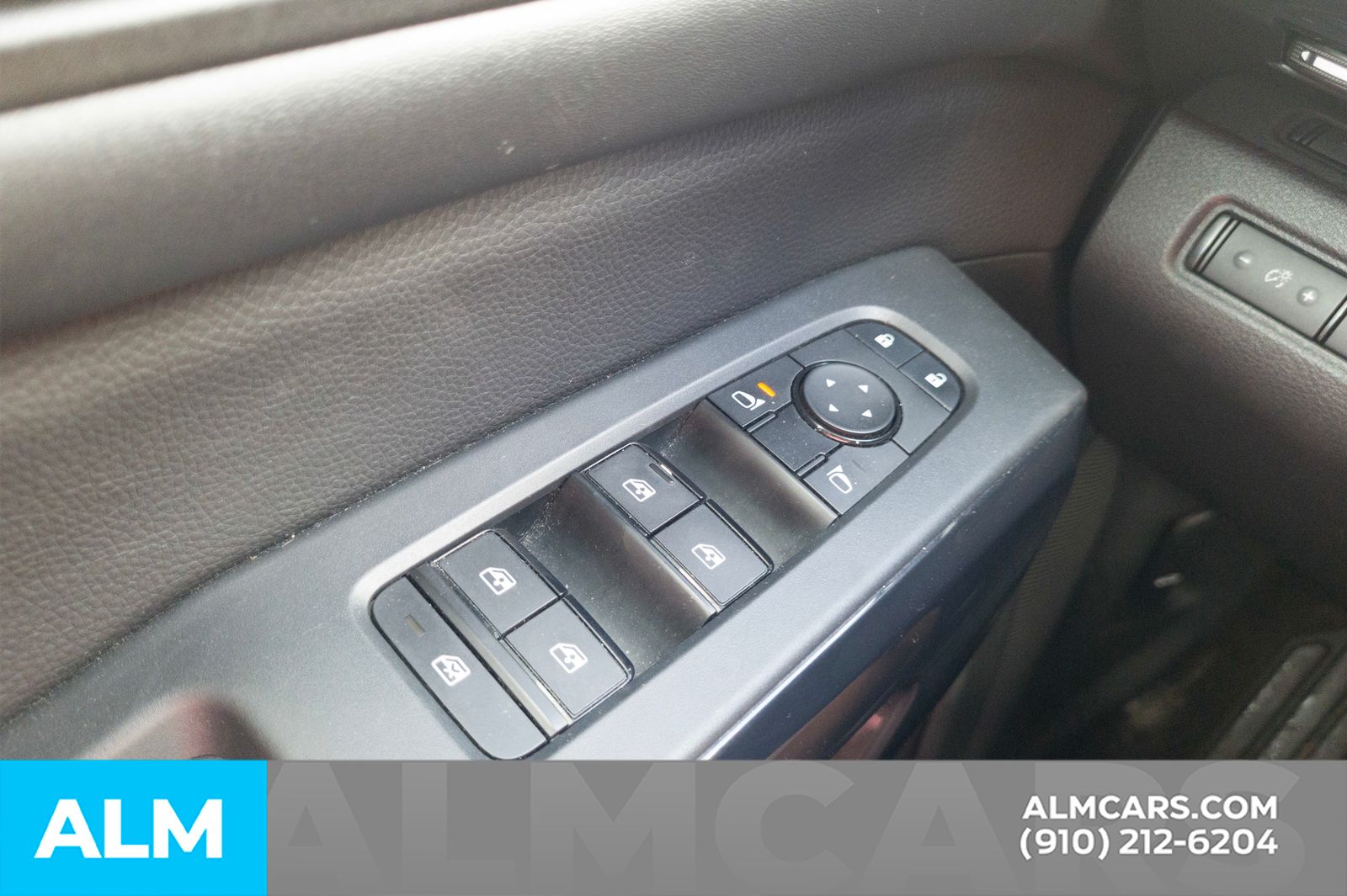 Used 2024 Scarlet Ember Nissan SV image 16