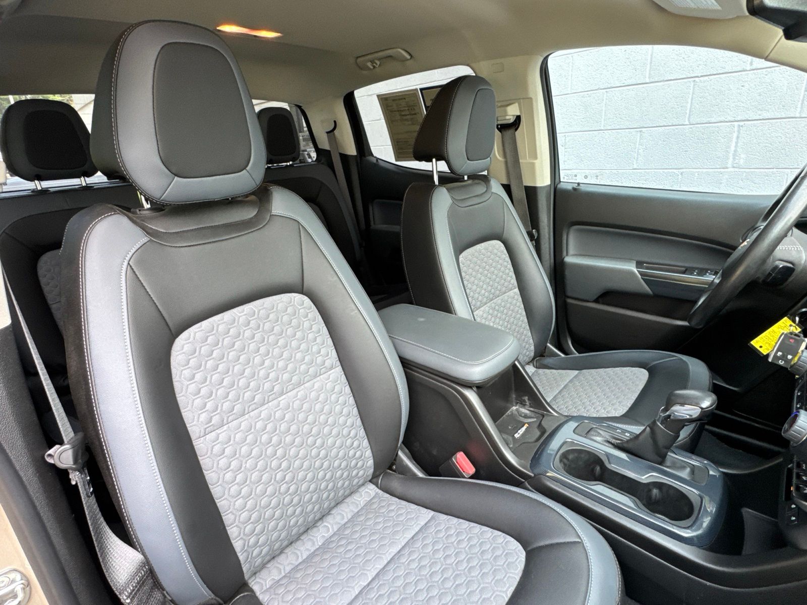 Used 2022 Beige Chevrolet Z71 image 33
