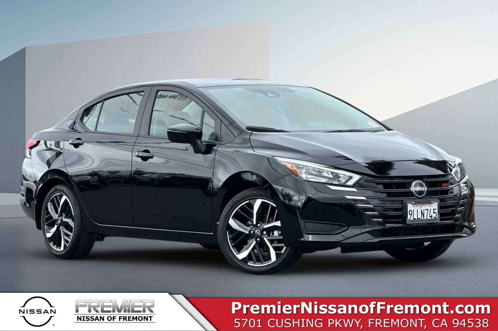 Super Black 2024 Nissan Versa SR FWD Sedan Front-Wheel Drive Continuously Variable Transmission