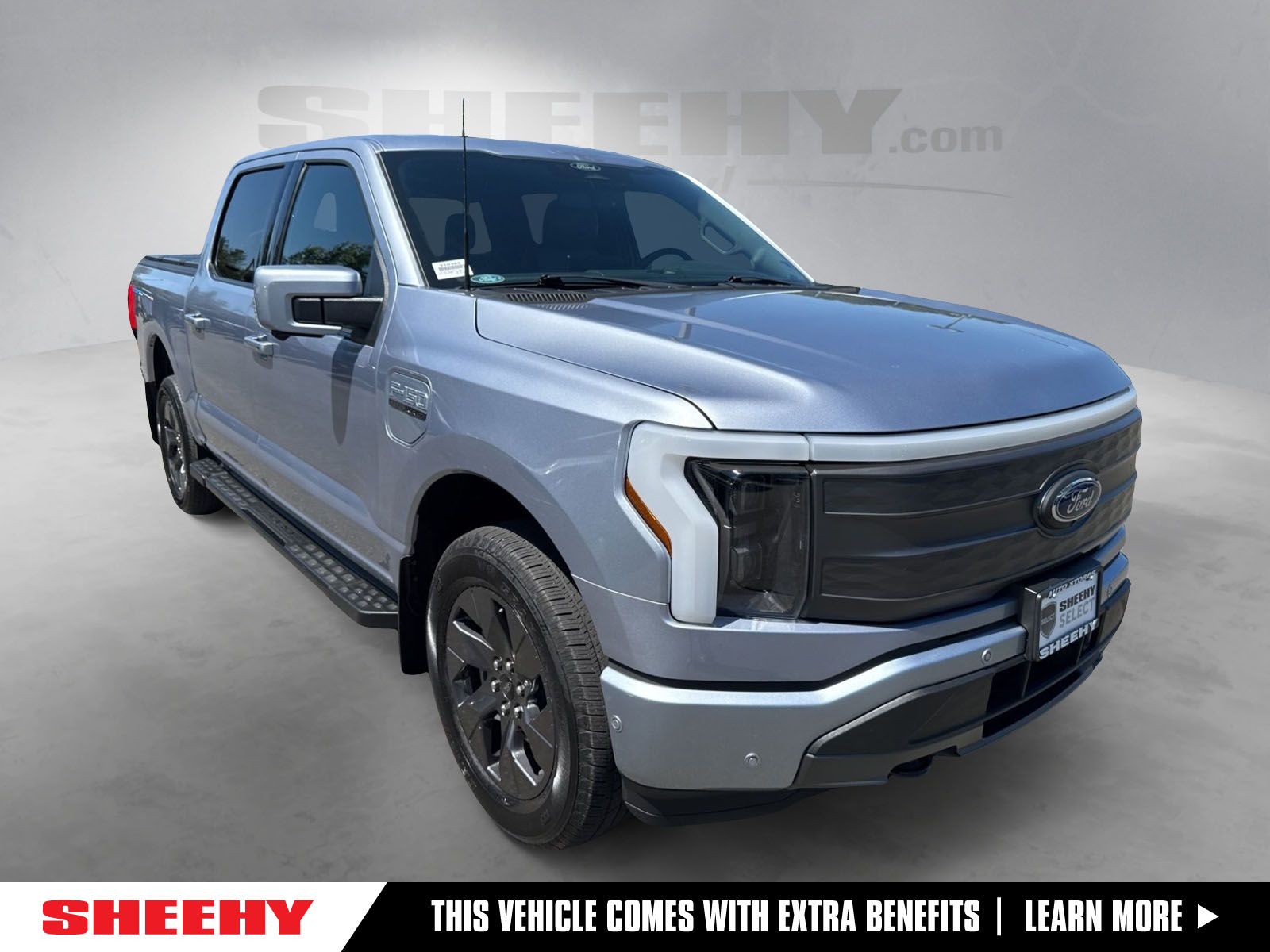 2022 Ford F-150 Lightning Lariat SuperCrew AWD