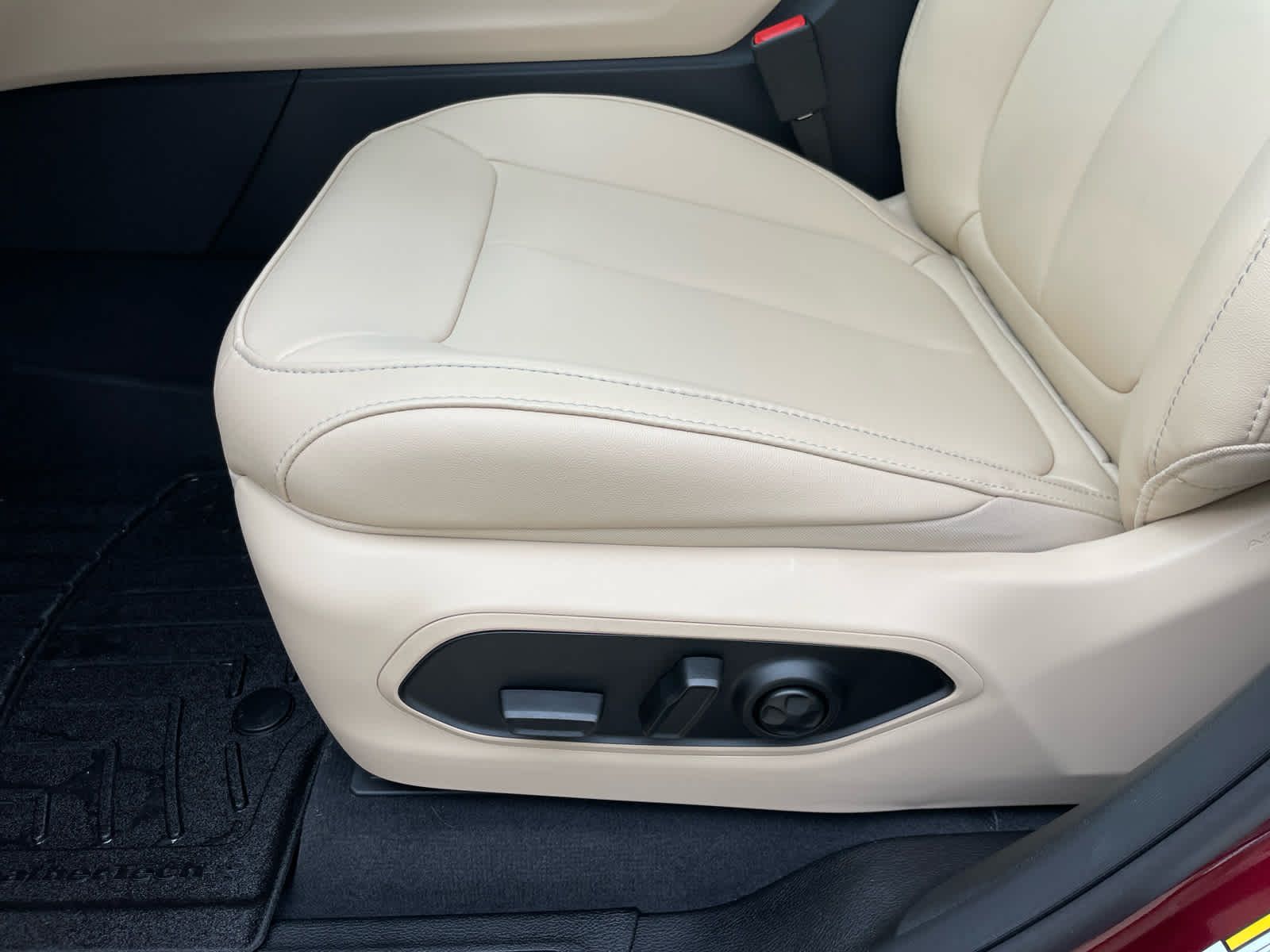 used 2025 Jeep Grand Cherokee car, priced at $41,250