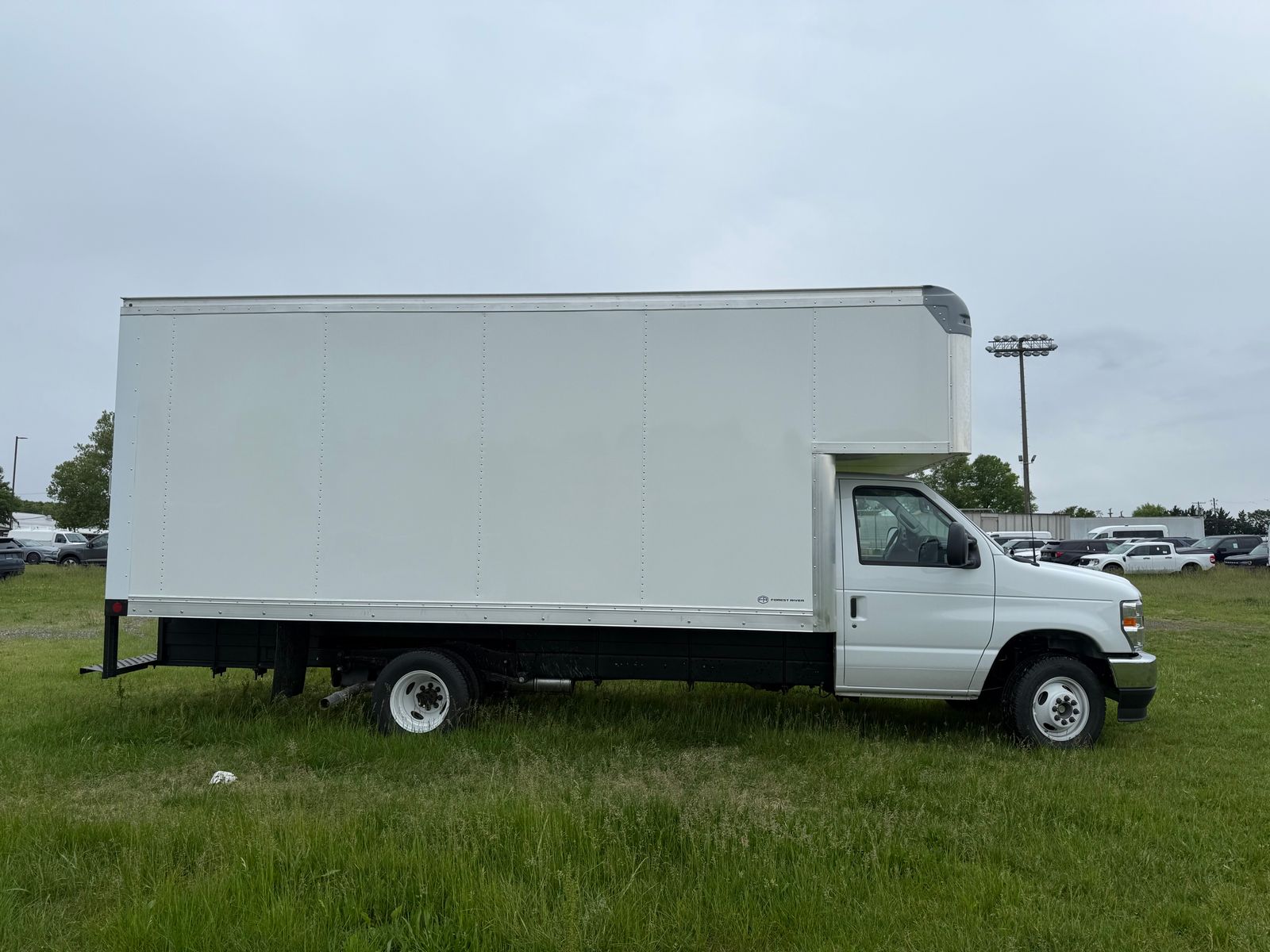 2027 Ford E-Series DRW E-450 Super Duty 158 in WB's photo