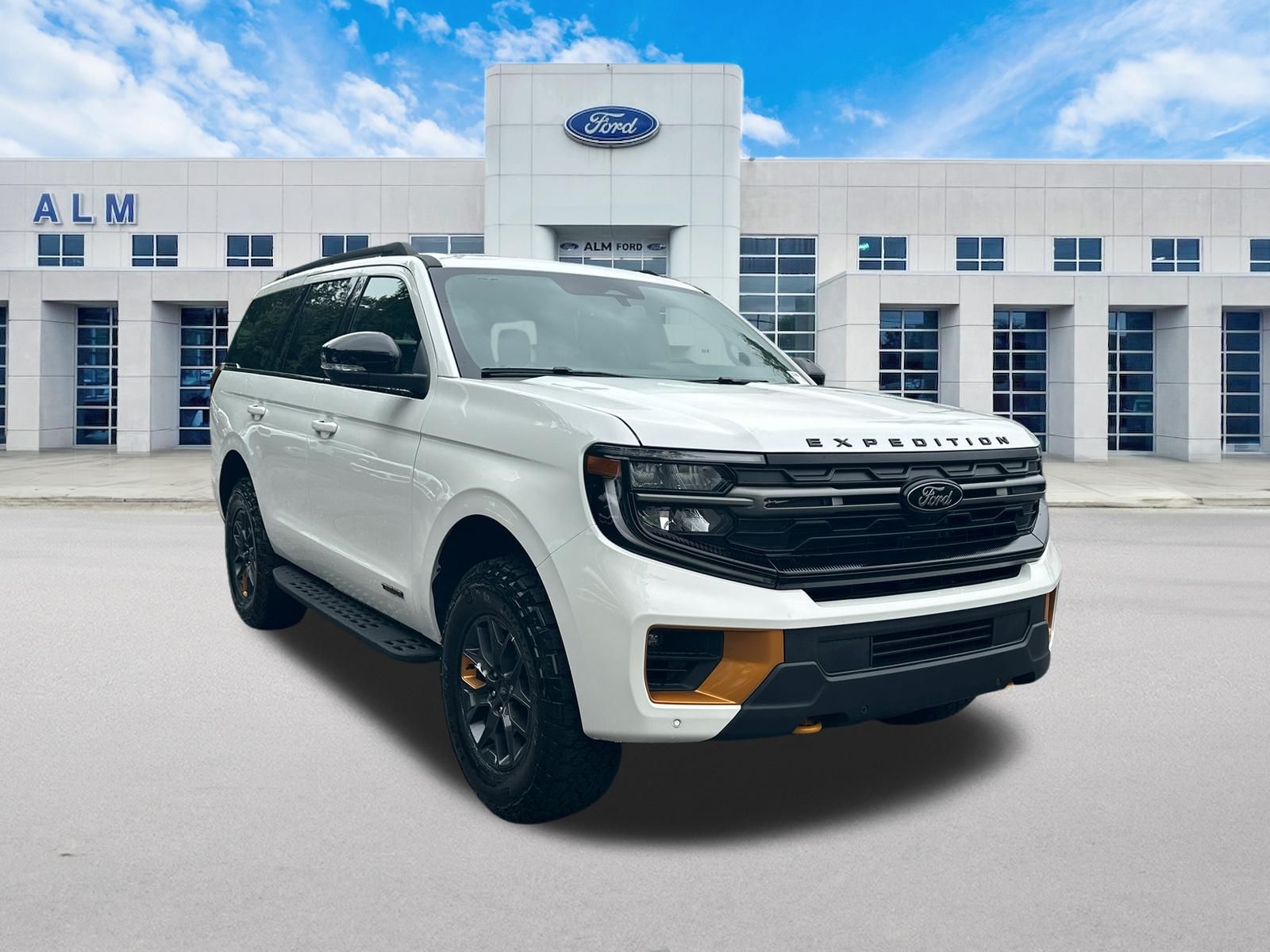 New 2026 Star White Metallic Tri-Coat Ford Tremor® image 4