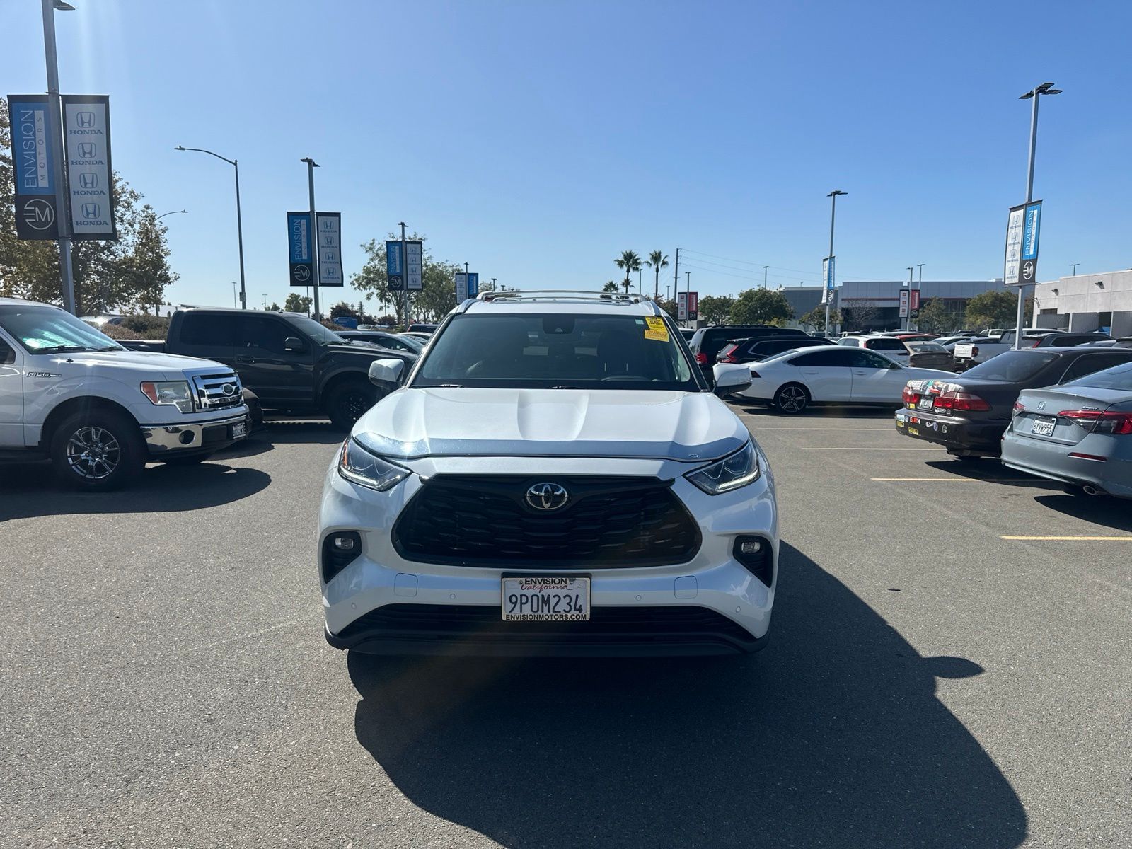 White (Wind Chill Pearl) 2024 Toyota Highlander SUV / Crossover All-Wheel Drive 8-Speed Automatic